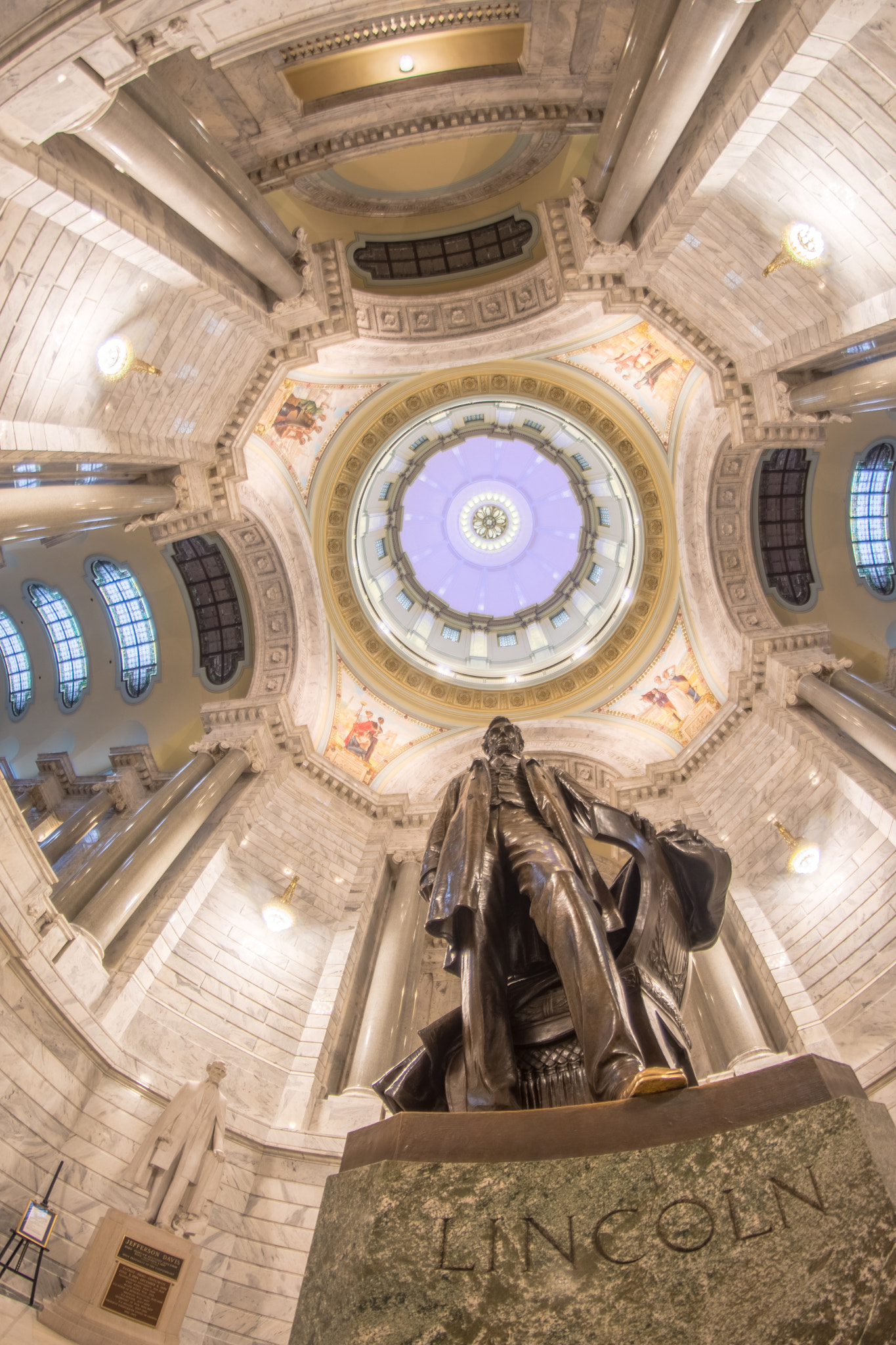 Nikon D7200 + Samyang 8mm F3.5 Aspherical IF MC Fisheye sample photo. A kentuckian republican and a democrat under its capitol dome photography