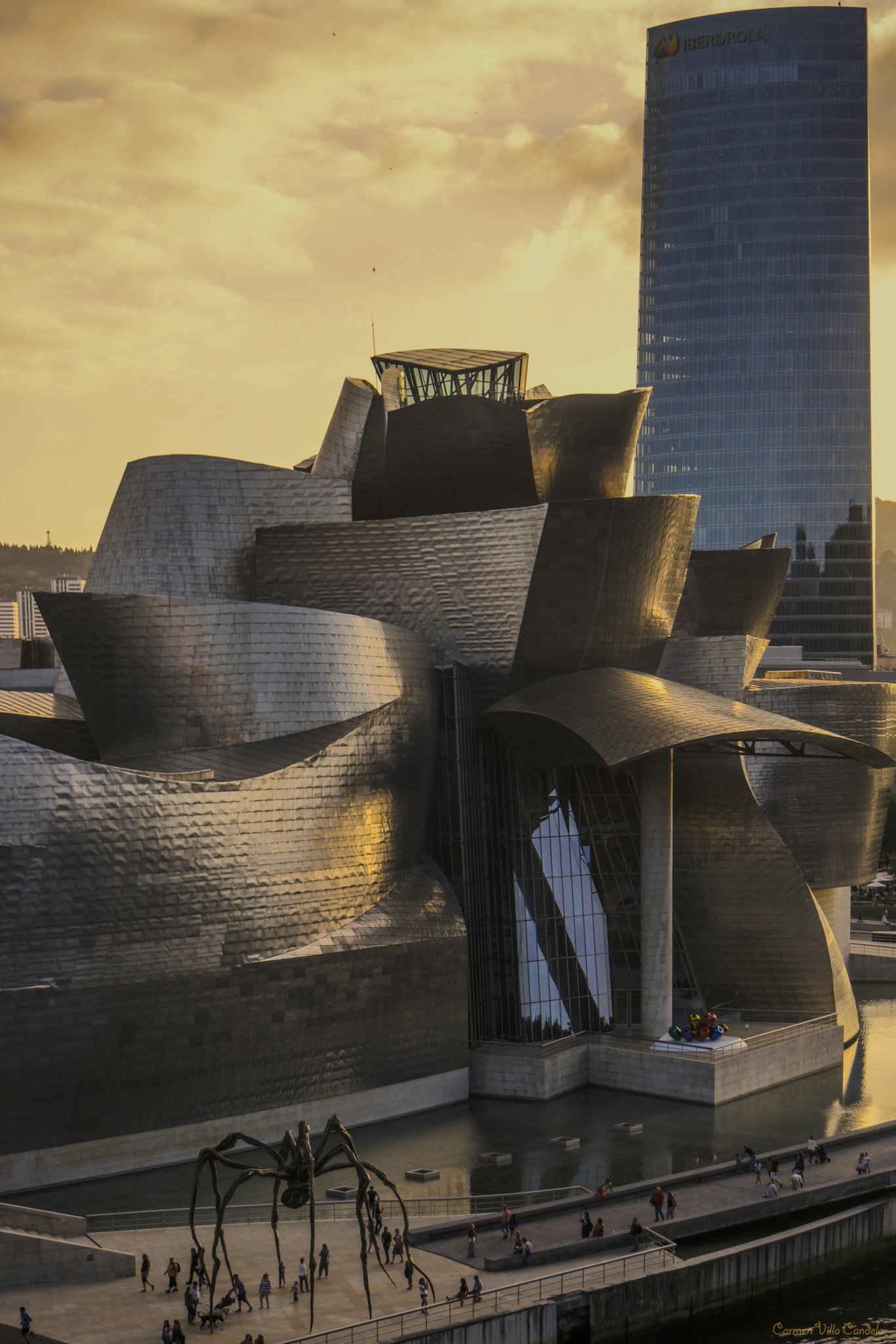 Samsung NX500 + Samsung NX 16-50mm F3.5-5.6 Power Zoom ED OIS sample photo. Guggenheim bilbao photography