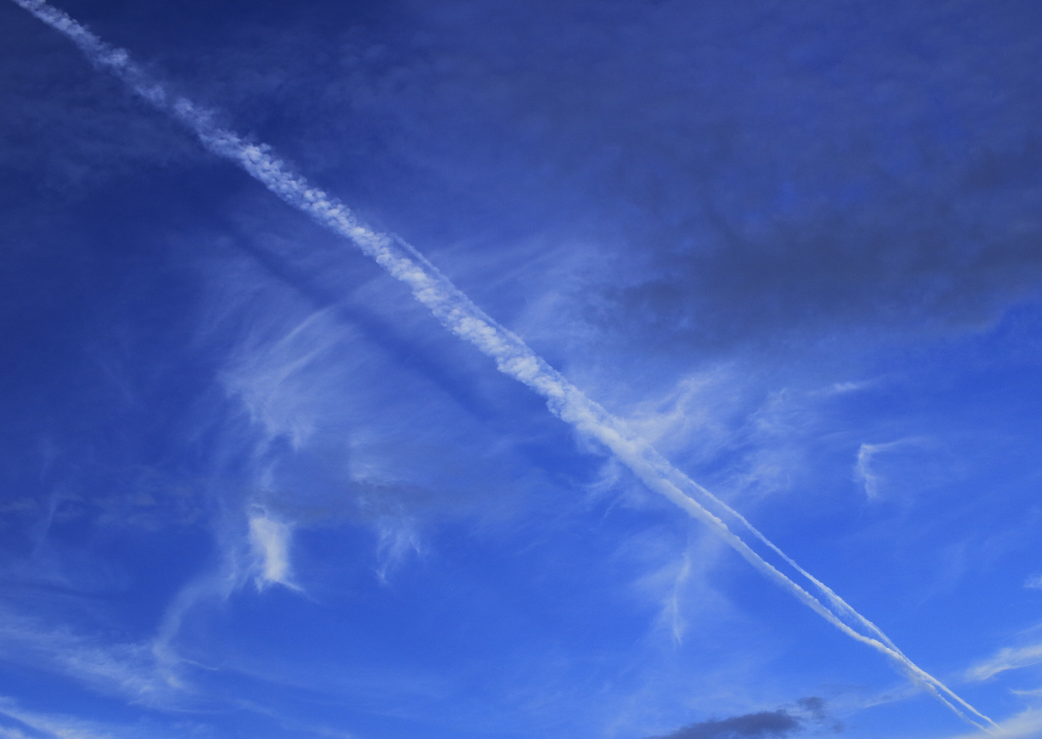 Canon EOS 100D (EOS Rebel SL1 / EOS Kiss X7) sample photo. Contrail photography