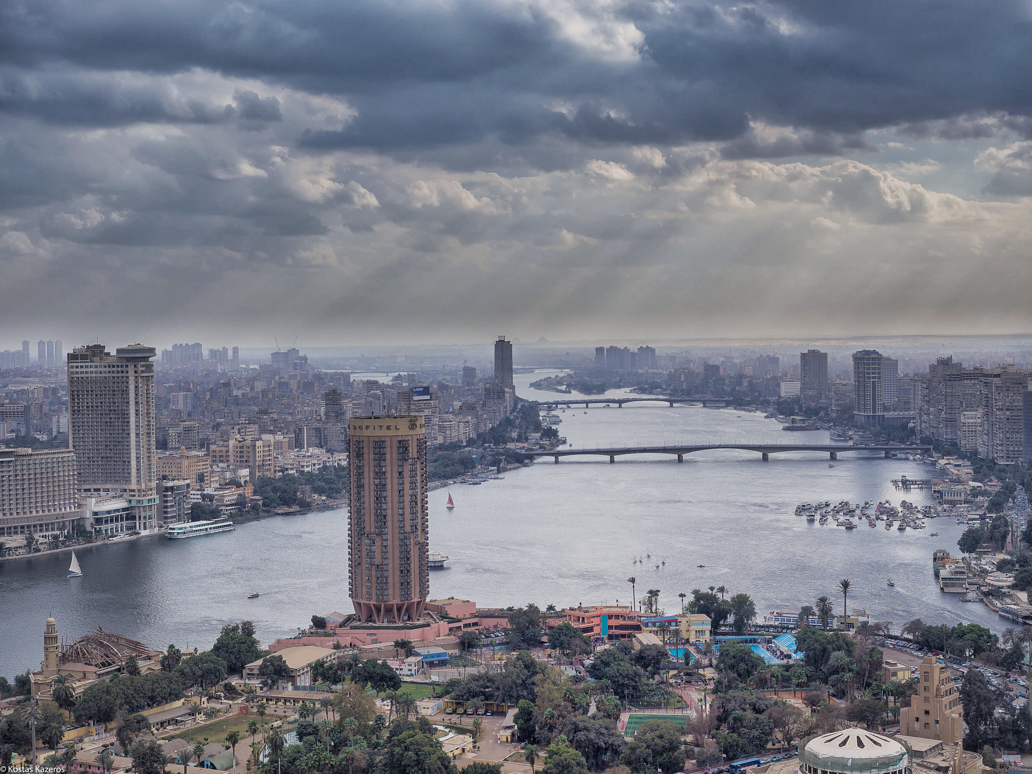 Olympus OM-D E-M10 II + Olympus M.Zuiko Digital ED 12-40mm F2.8 Pro sample photo. Nile river, cairo and pyramids photography