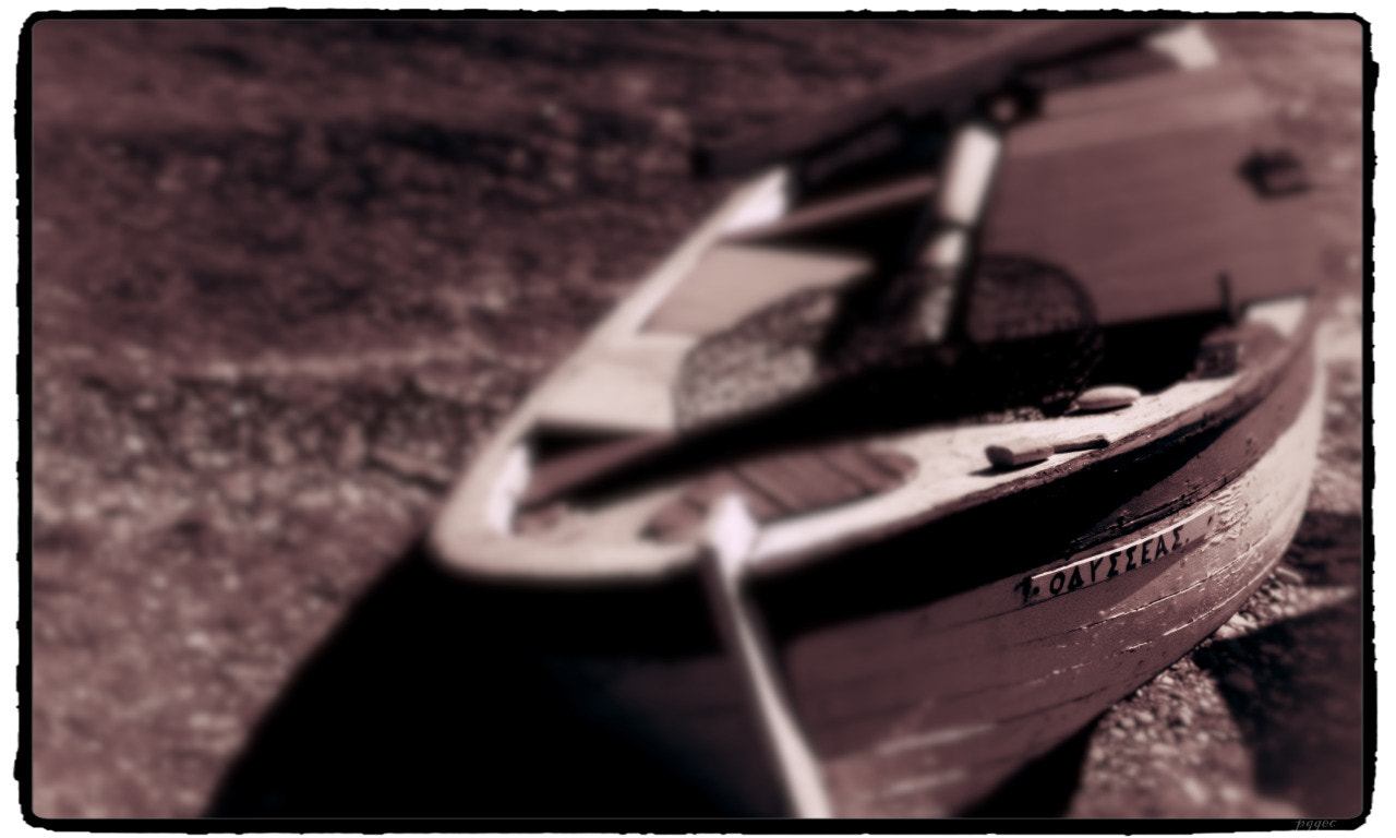 Canon PowerShot ELPH 340 HS (IXUS 265 HS / IXY 630) sample photo. Lonely boat.... photography