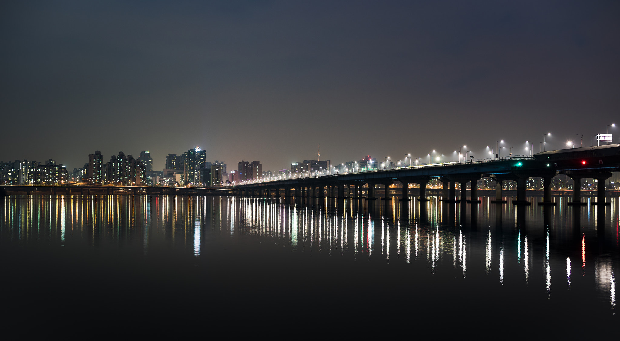 Nikon AF-S Nikkor 35mm F1.8G ED sample photo. Mapo bridge at night photography