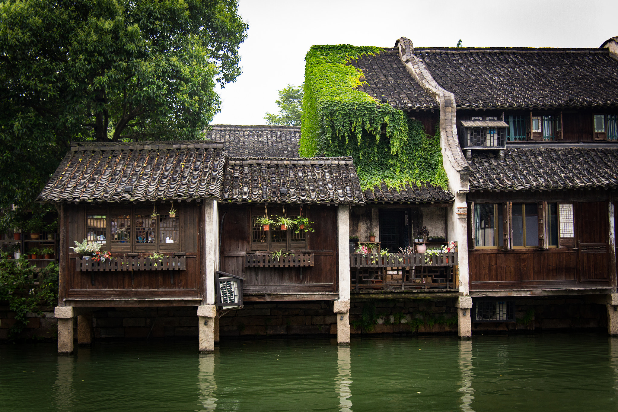 Canon EOS 6D + Tamron AF 28-300mm F3.5-6.3 XR Di VC LD Aspherical (IF) Macro sample photo. Old wuzhen water houses photography