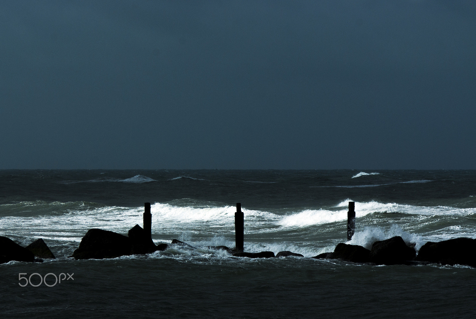 Pentax K10D sample photo. Morning light angry sea photography