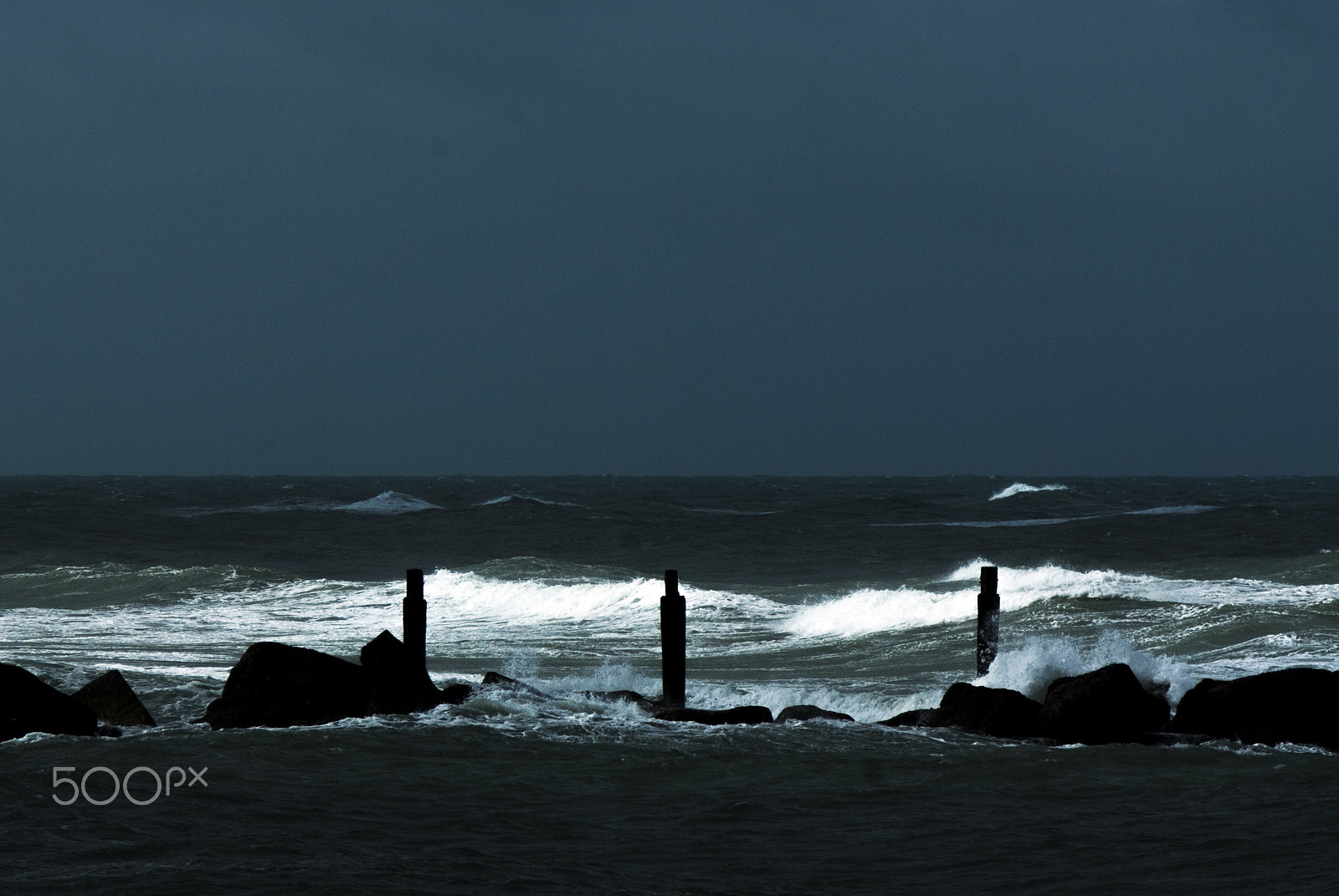 Cosina AF 100-300mm F5.6-6.7 sample photo. Morning light angry sea photography