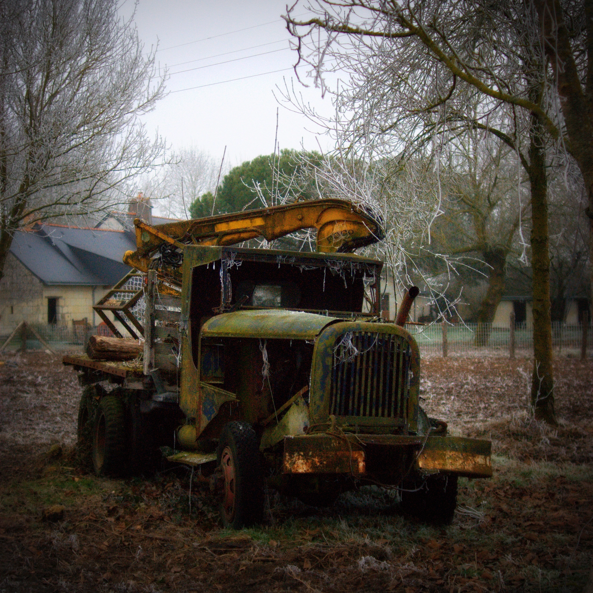 Sony Alpha DSLR-A290 + Sony DT 35mm F1.8 SAM sample photo. Old american truck st clement photography