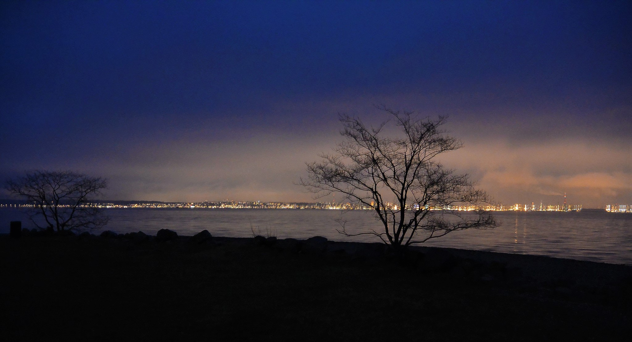Nikon 1 Nikkor 11-27.5mm F3.5-5.6 sample photo. Looking at sweden... photography