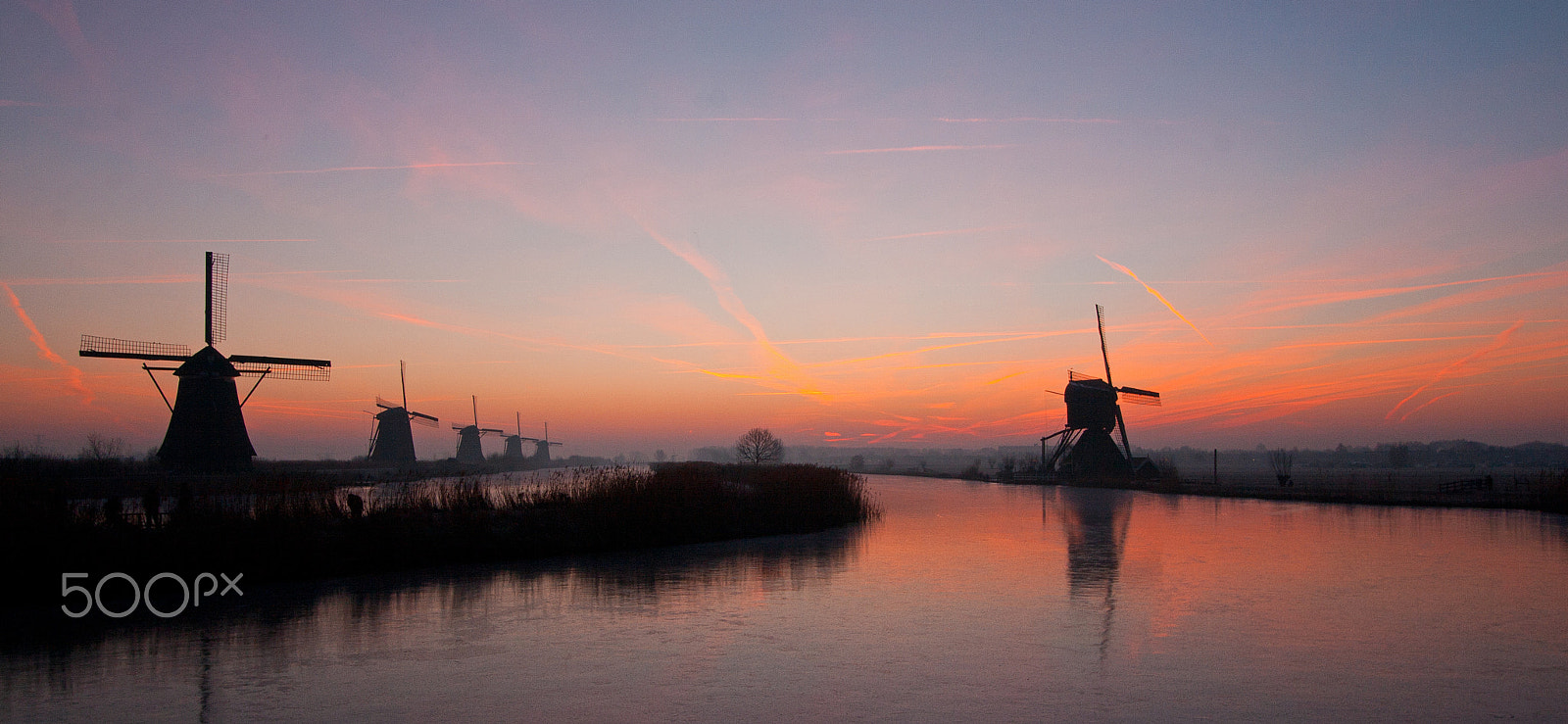 Canon EOS 400D (EOS Digital Rebel XTi / EOS Kiss Digital X) sample photo. Panorama blue hour kinderdijk photography
