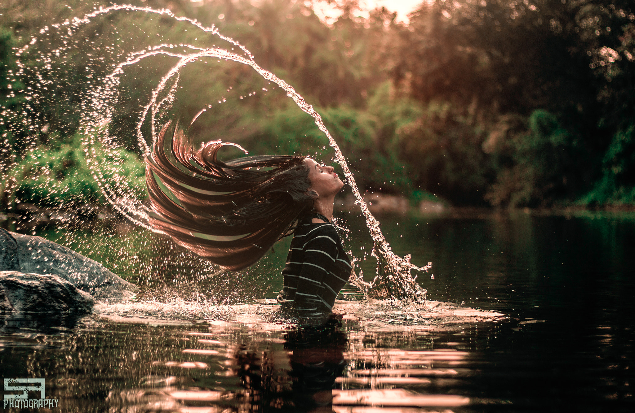 Canon EOS 650D (EOS Rebel T4i / EOS Kiss X6i) + Canon EF 50mm F1.8 STM sample photo. Hair splash photography