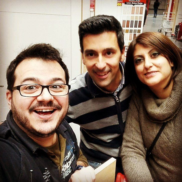 Las tiendas de bricolaje son un buen lugar para reencuentros con compañeros de la universidad...