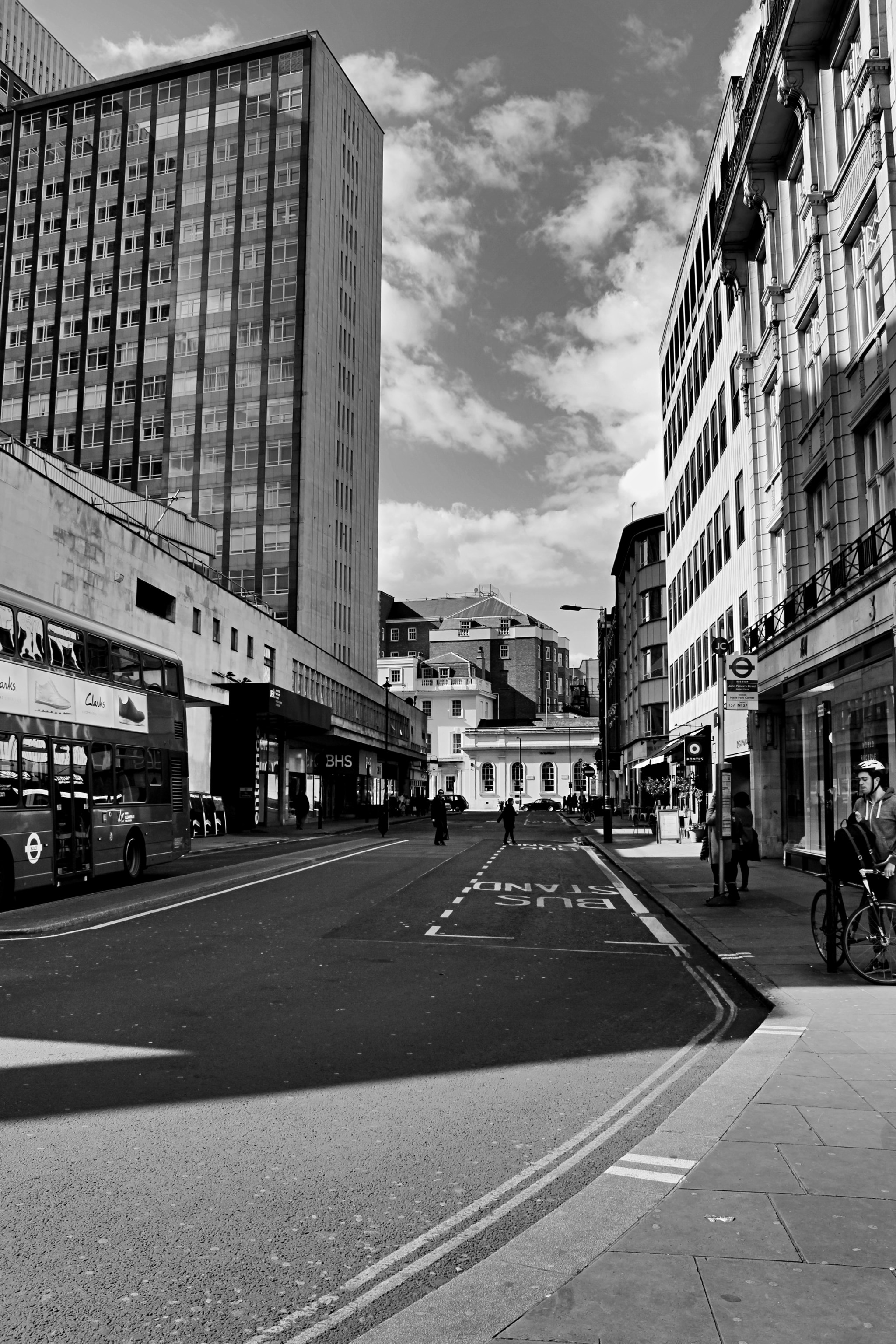 Canon EOS 100D (EOS Rebel SL1 / EOS Kiss X7) + Canon EF-S 18-55mm F3.5-5.6 III sample photo. Oxford circus photography