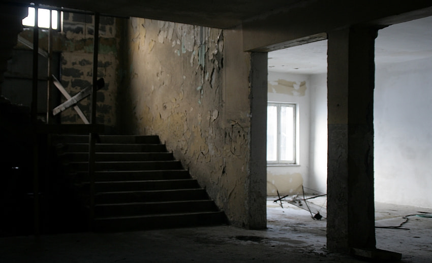 Canon EOS 400D (EOS Digital Rebel XTi / EOS Kiss Digital X) sample photo. Staircase photography