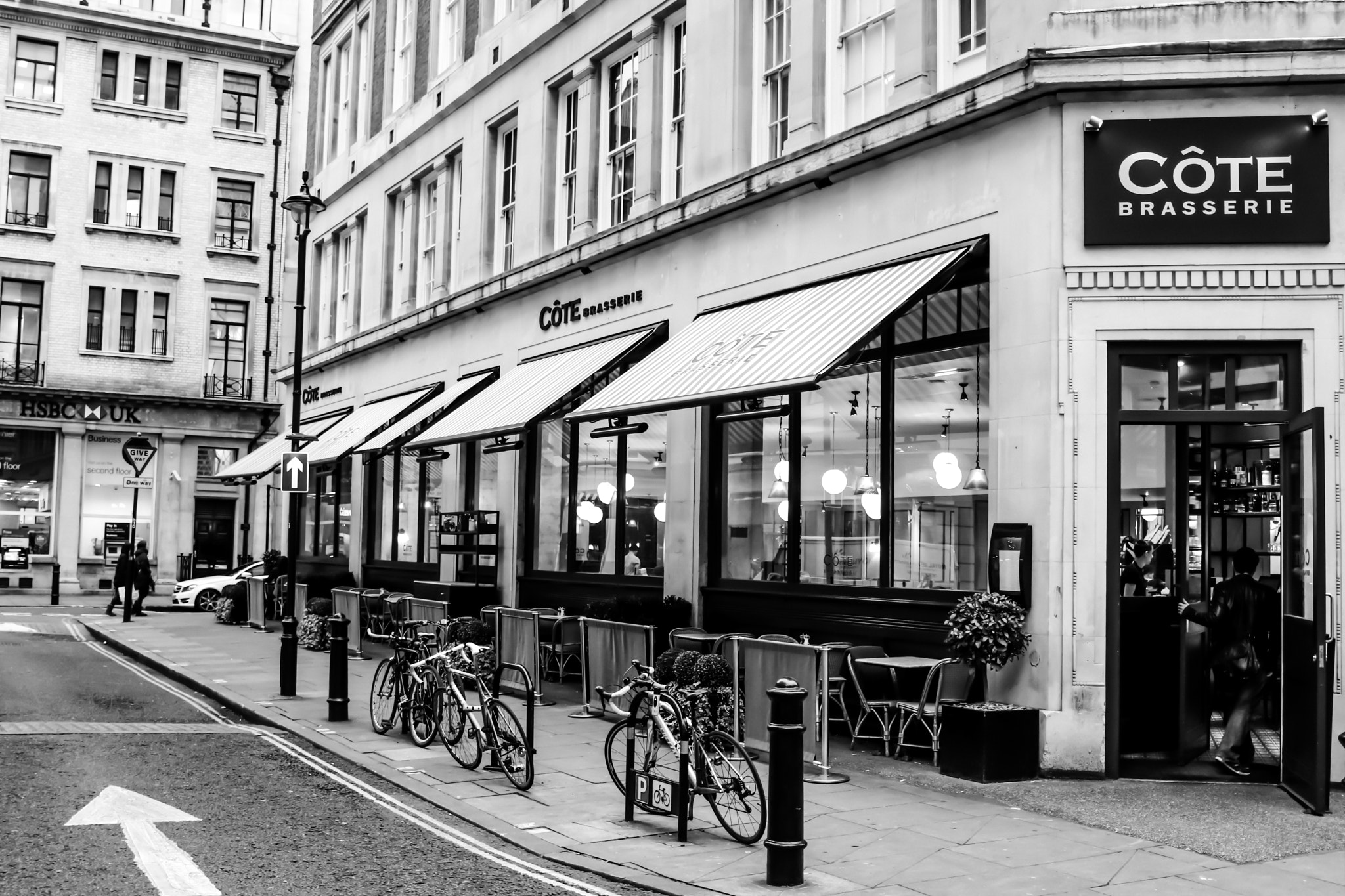 Canon EF-S 24mm F2.8 STM sample photo. London photography