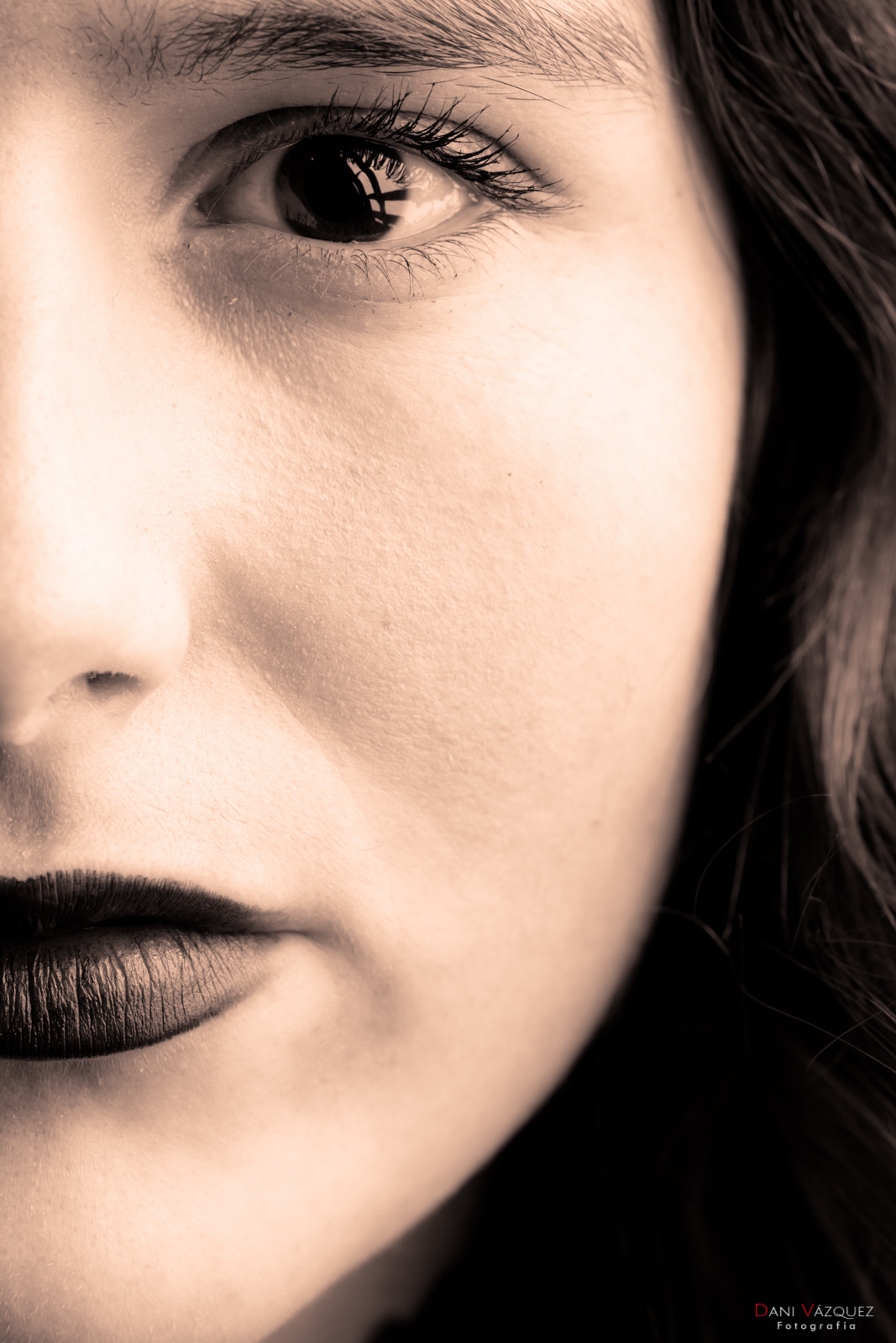Sigma 105mm F2.8 EX DG Macro sample photo. The face photography