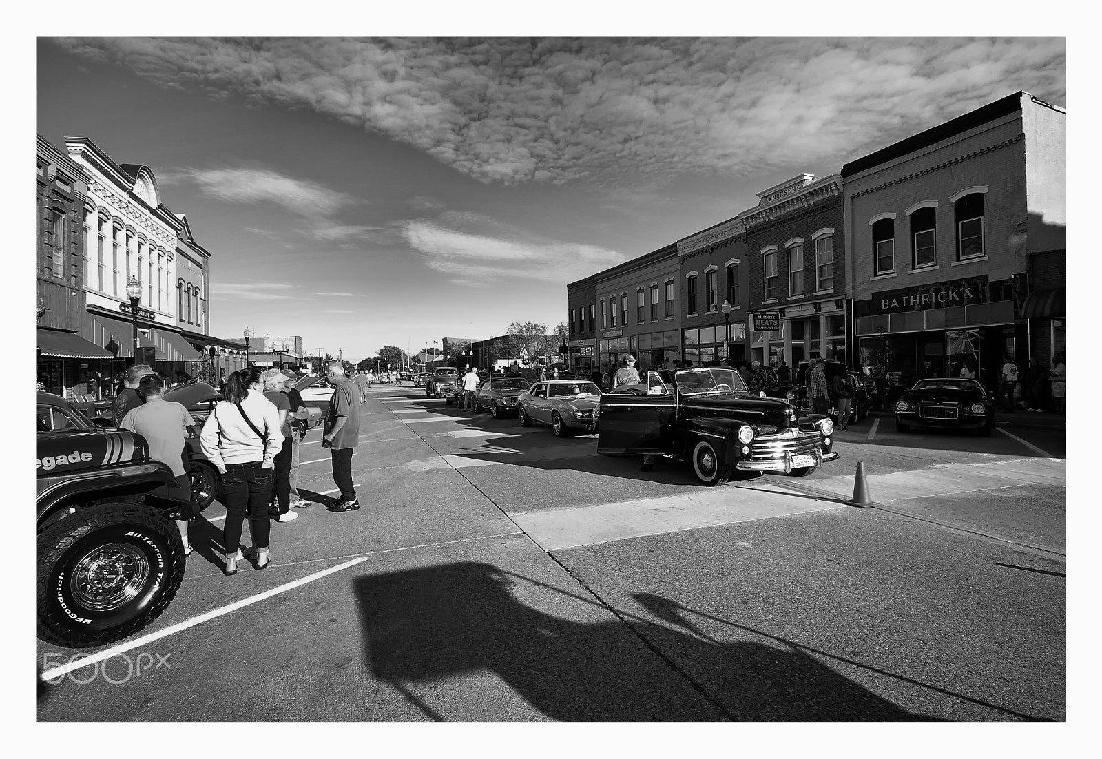 Canon EOS 1100D (EOS Rebel T3 / EOS Kiss X50) sample photo. Small town car show photography