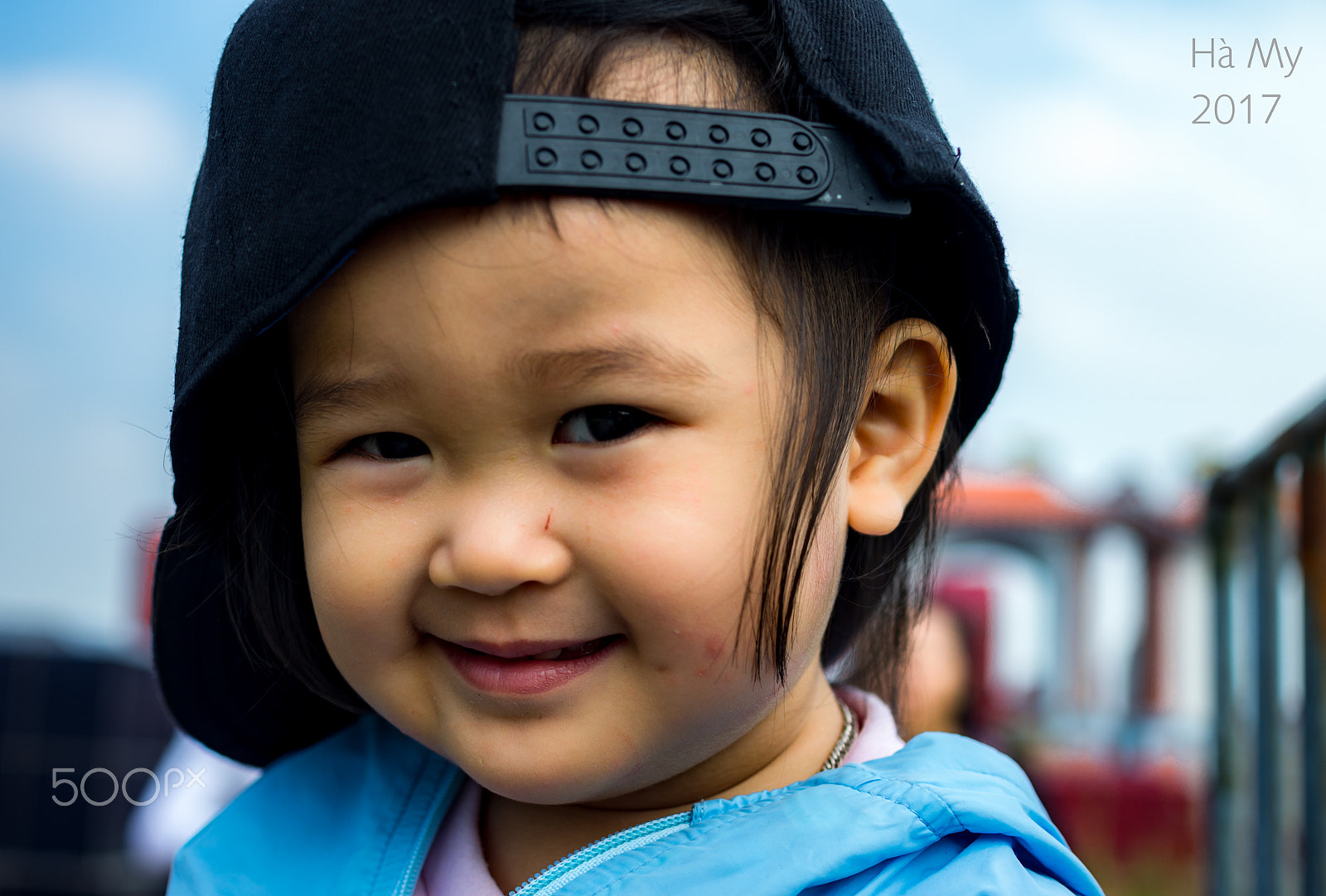 Pentax smc DA 35mm F2.8 Macro Limited sample photo. Kid portrait photography