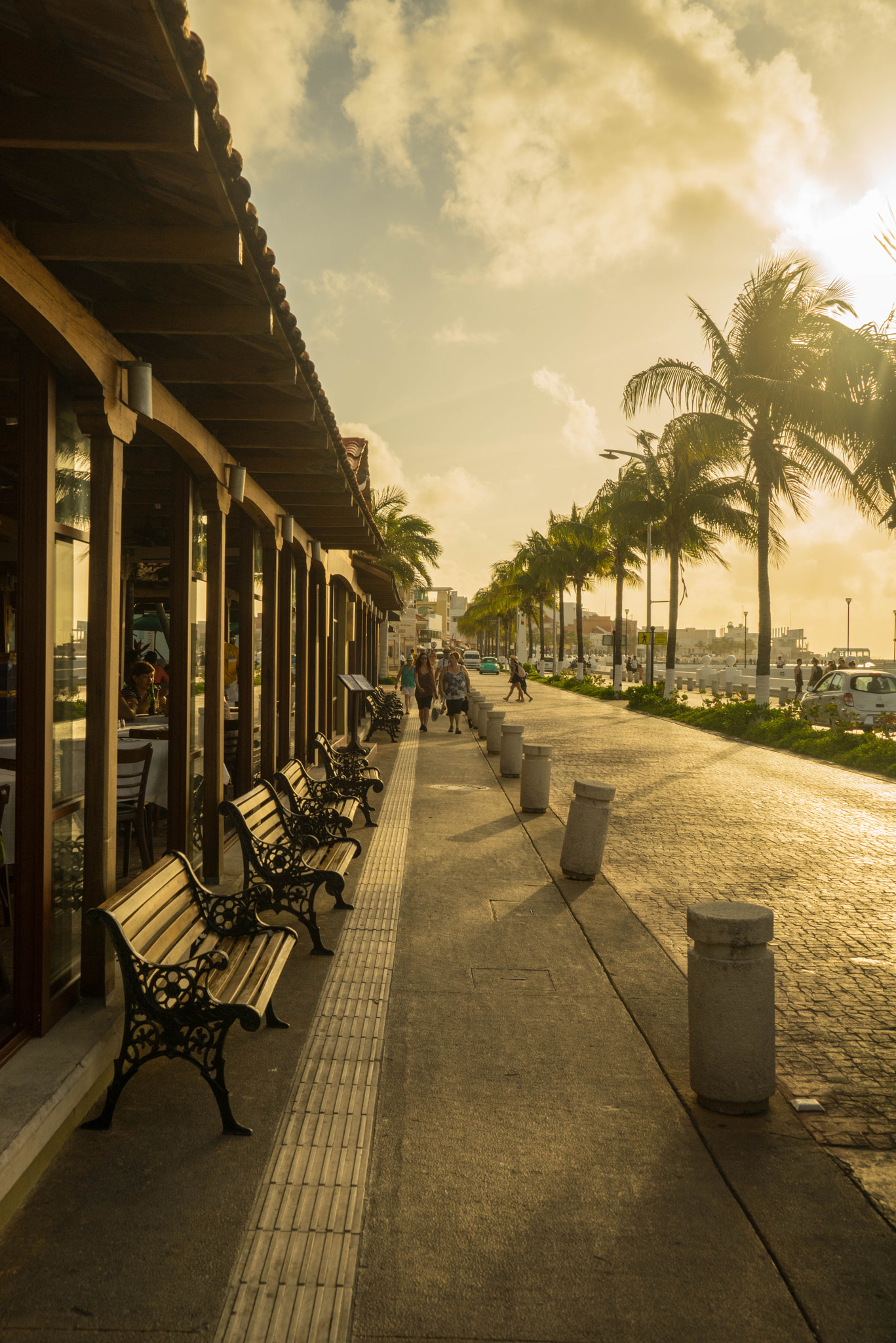 Sony a7R + Sony FE 24-240mm F3.5-6.3 OSS sample photo. Sunset in cozumel photography