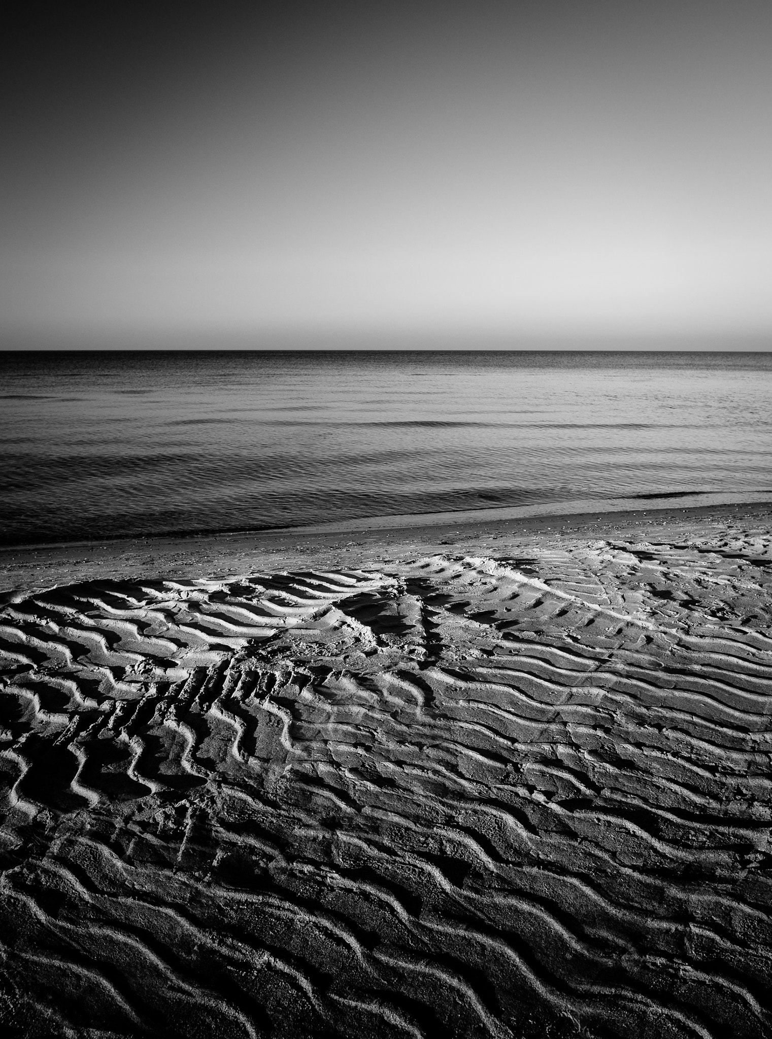 Fujifilm X-T1 + Fujifilm XF 18mm F2 R sample photo. Pattern in the sand photography