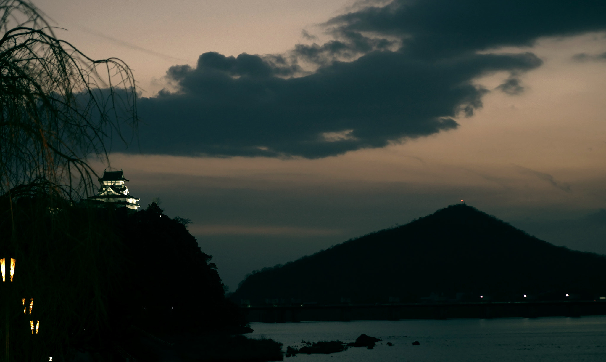 Panasonic Lumix DMC-GH4 + Olympus M.Zuiko Digital 45mm F1.8 sample photo. Inuyama castle photography