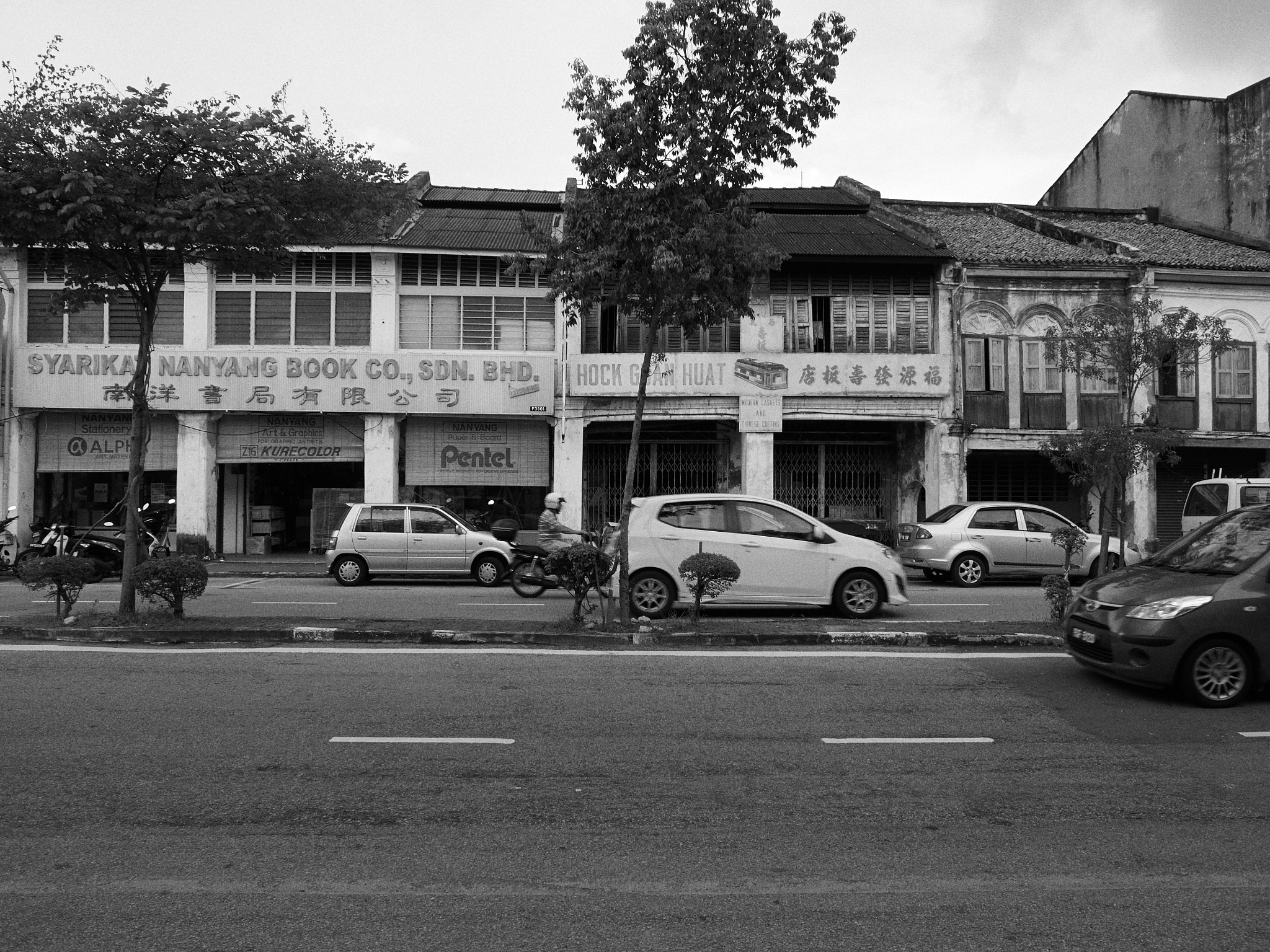 Olympus M.ZUIKO DIGITAL ED 12-40mm 1:2.8 sample photo. On a walk in georgetown photography