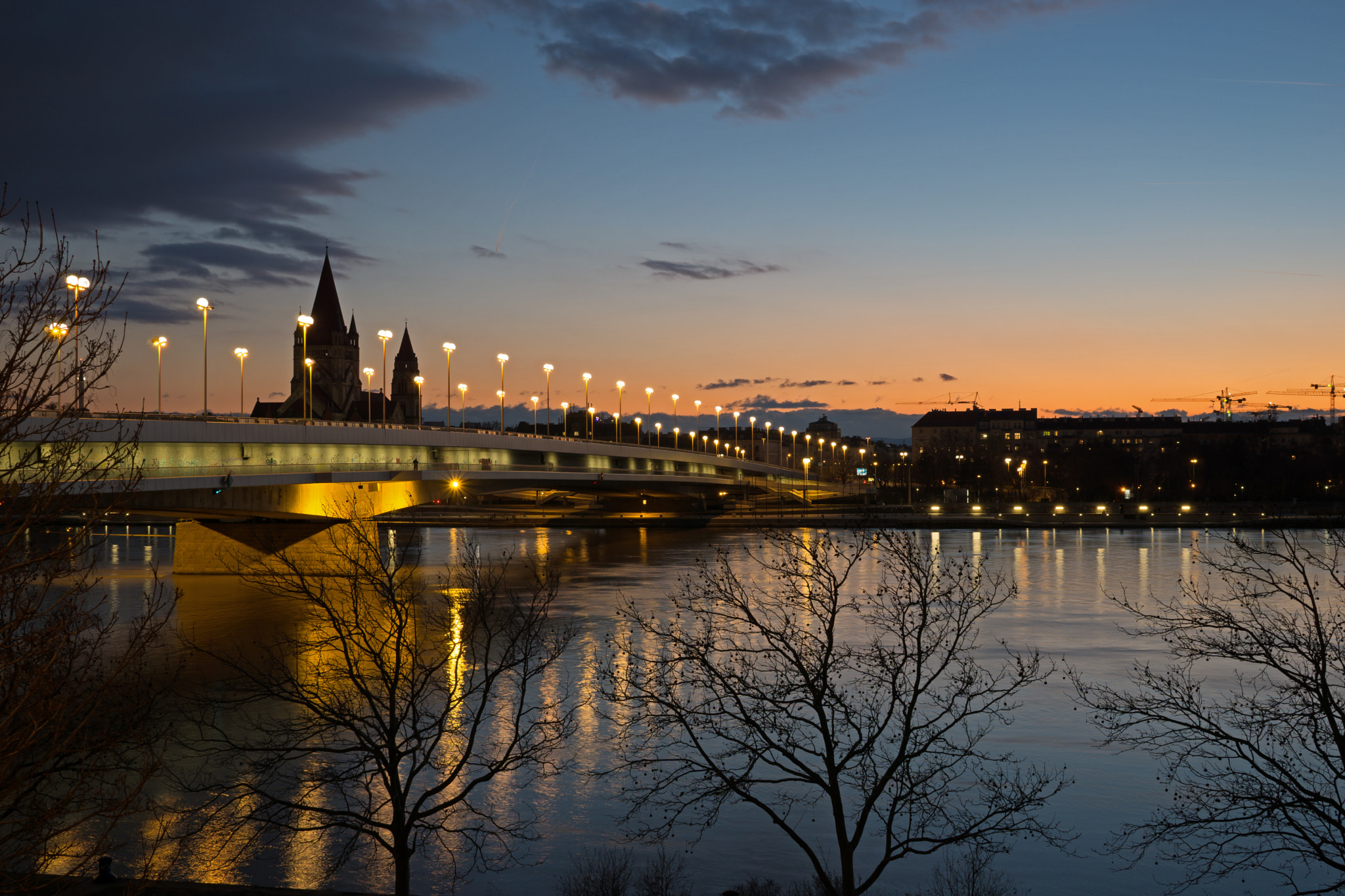 Sony a6000 + Sigma 30mm F2.8 EX DN sample photo. Reichsbrücke photography