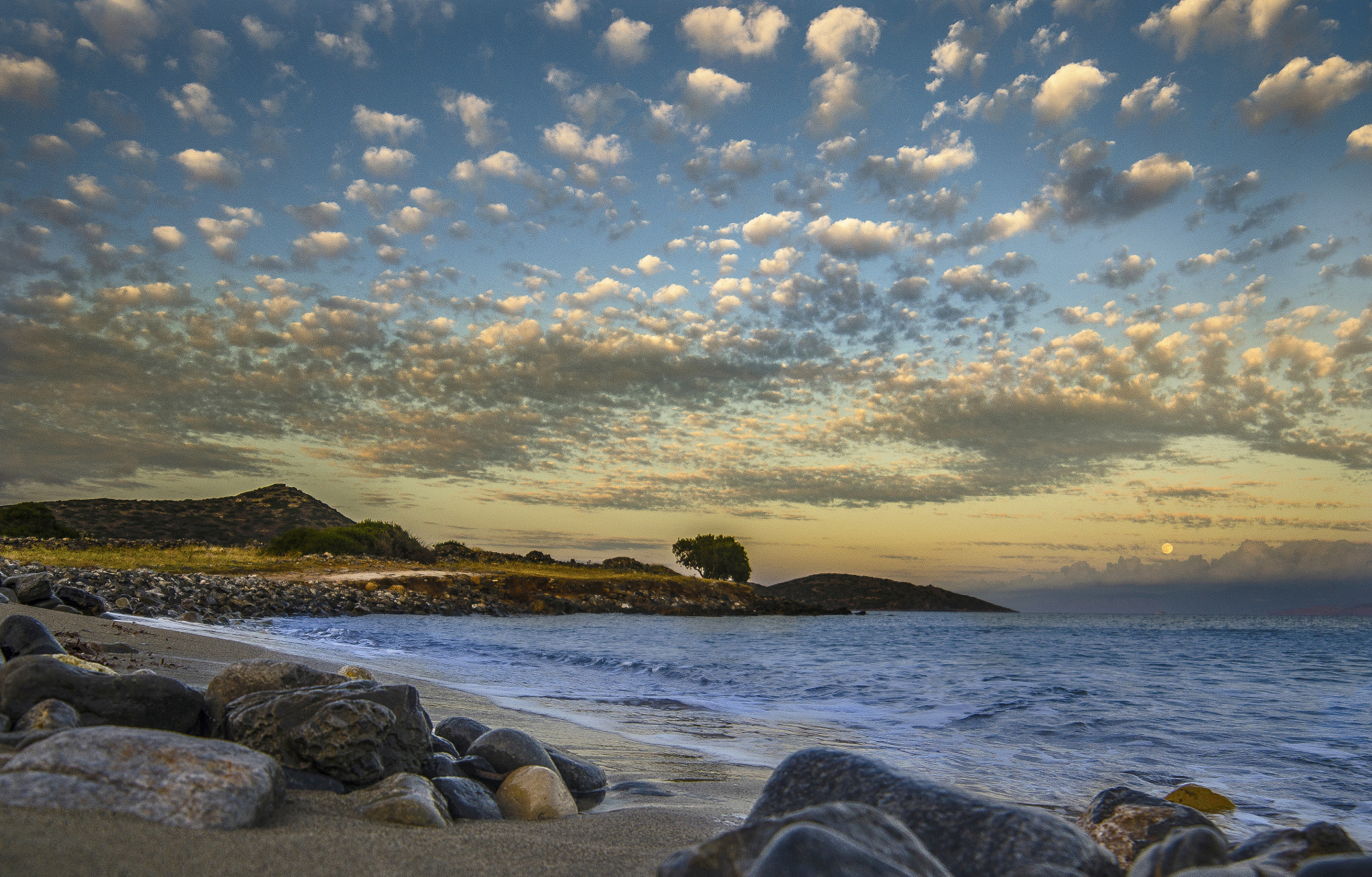 Samyang 14mm F2.8 ED AS IF UMC sample photo. Moonrise photography