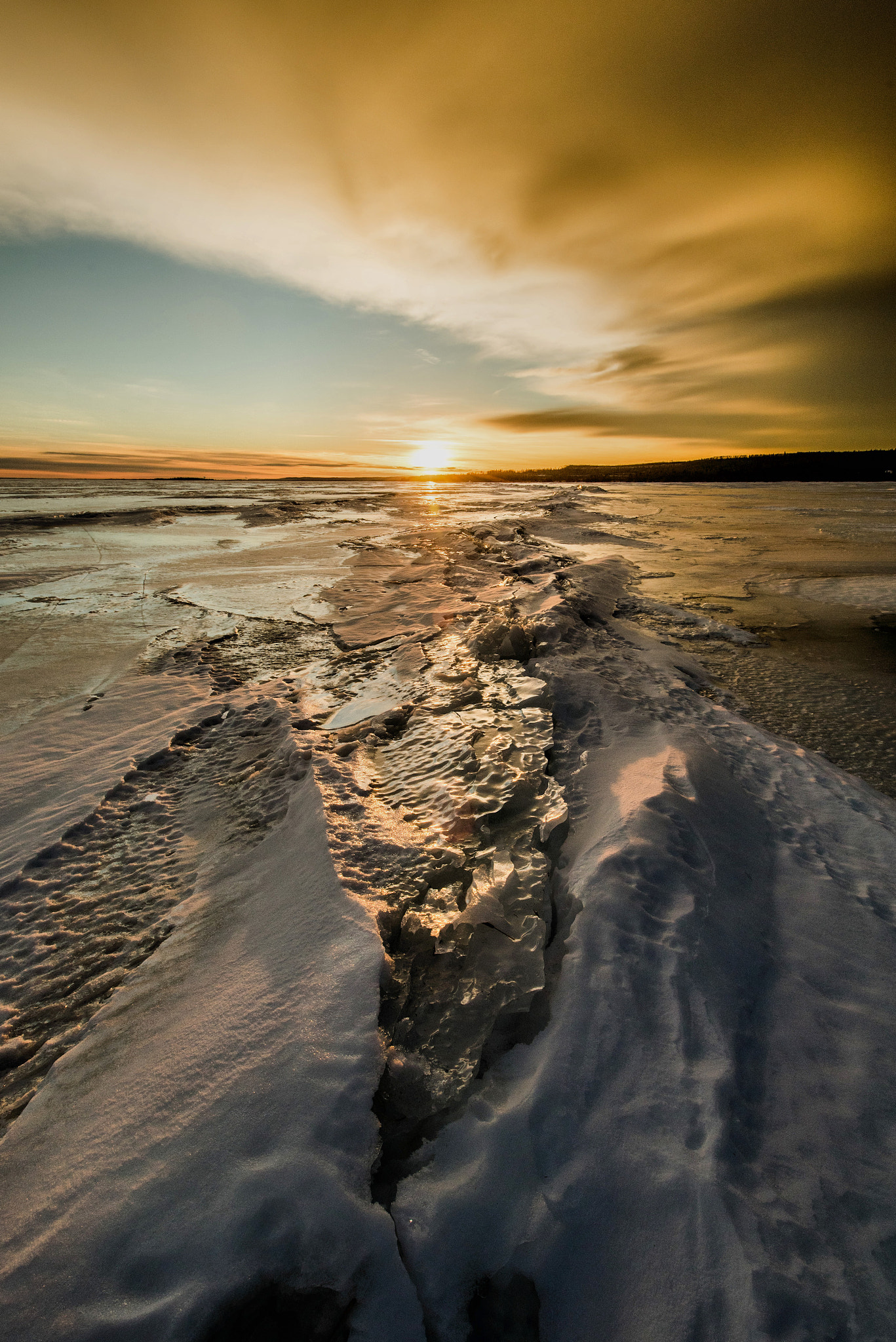 Nikon AF-S Nikkor 17-35mm F2.8D ED-IF sample photo. Golden ice photography