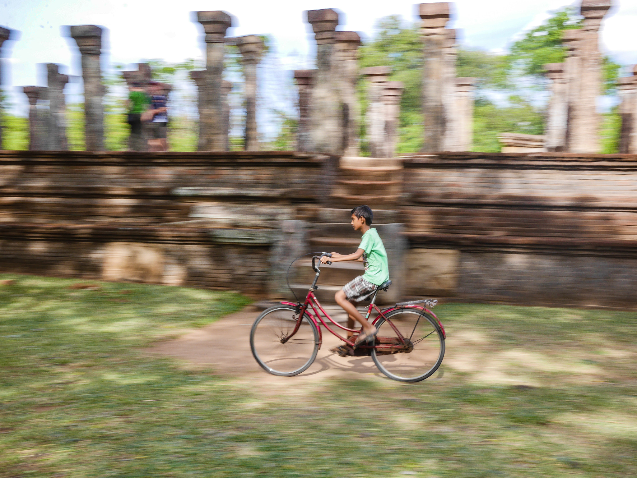 Panasonic Lumix DMC-GX7 + LUMIX G 20/F1.7 II sample photo. Riding in sri lanka photography