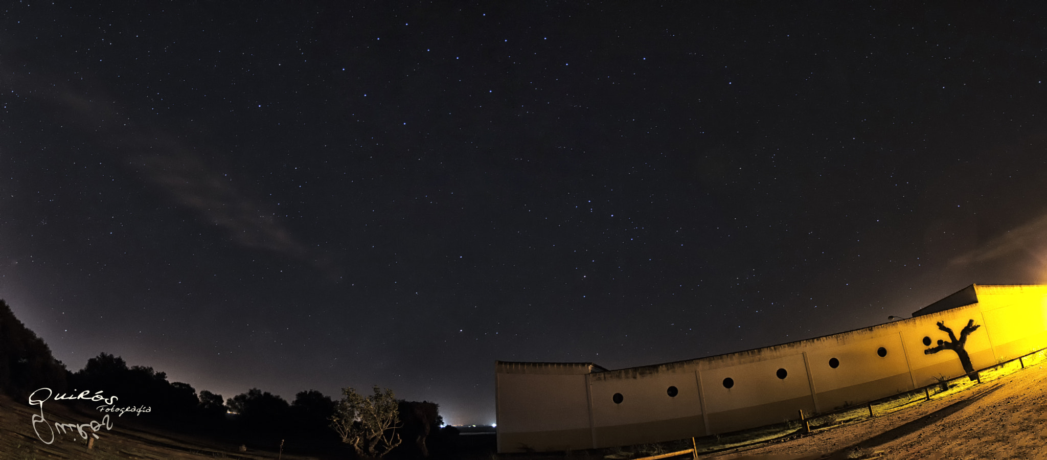 Canon EOS 30D + Canon EF 17-40mm F4L USM sample photo. Panoramic dehesa night photography