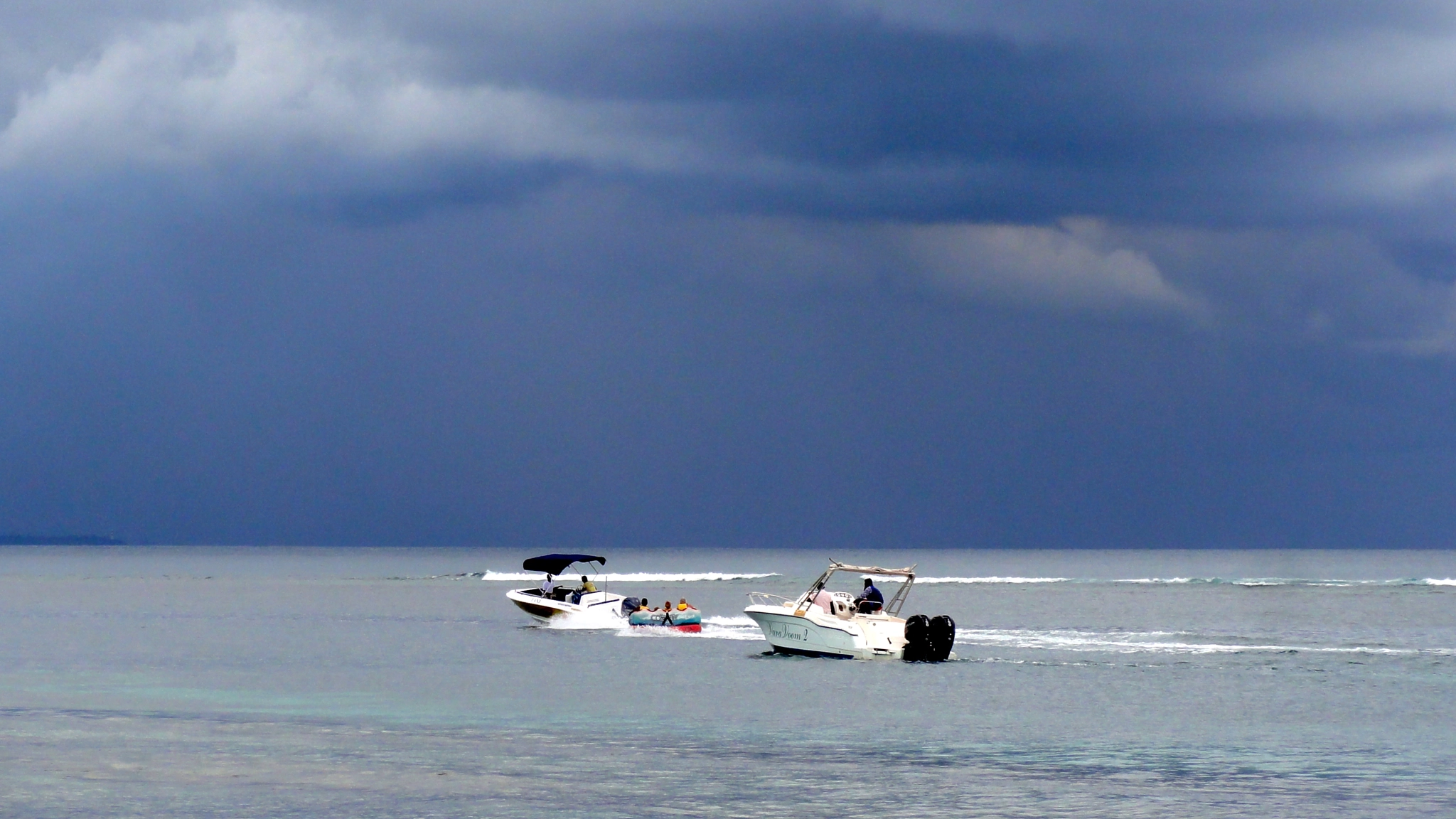 Sony DSC-HX5V sample photo. Thunderstorm coming, mauritius photography