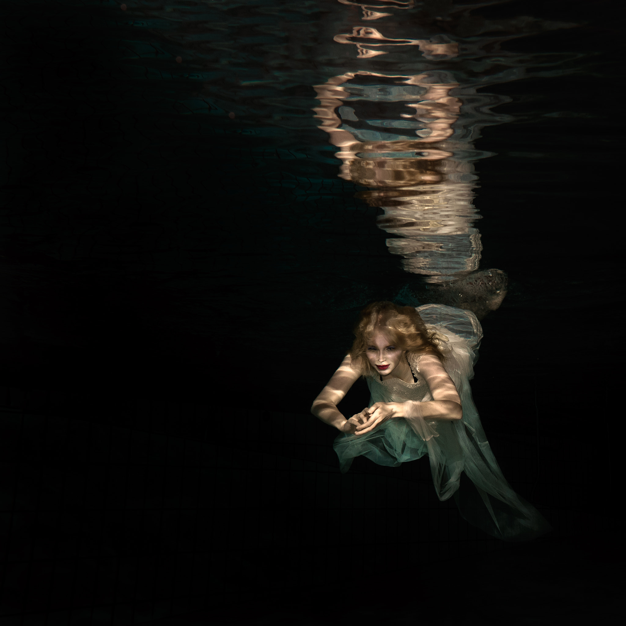 Fujifilm X-A1 sample photo. The dive photography