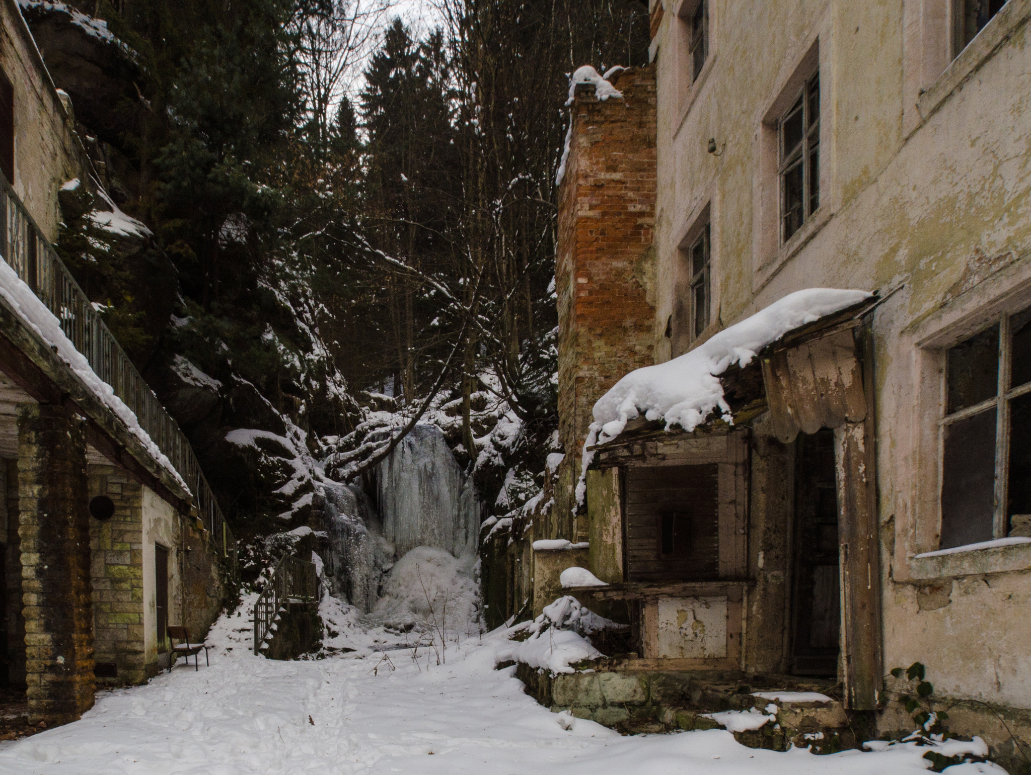 Samyang 14mm F2.8 ED AS IF UMC sample photo. Frozen photography