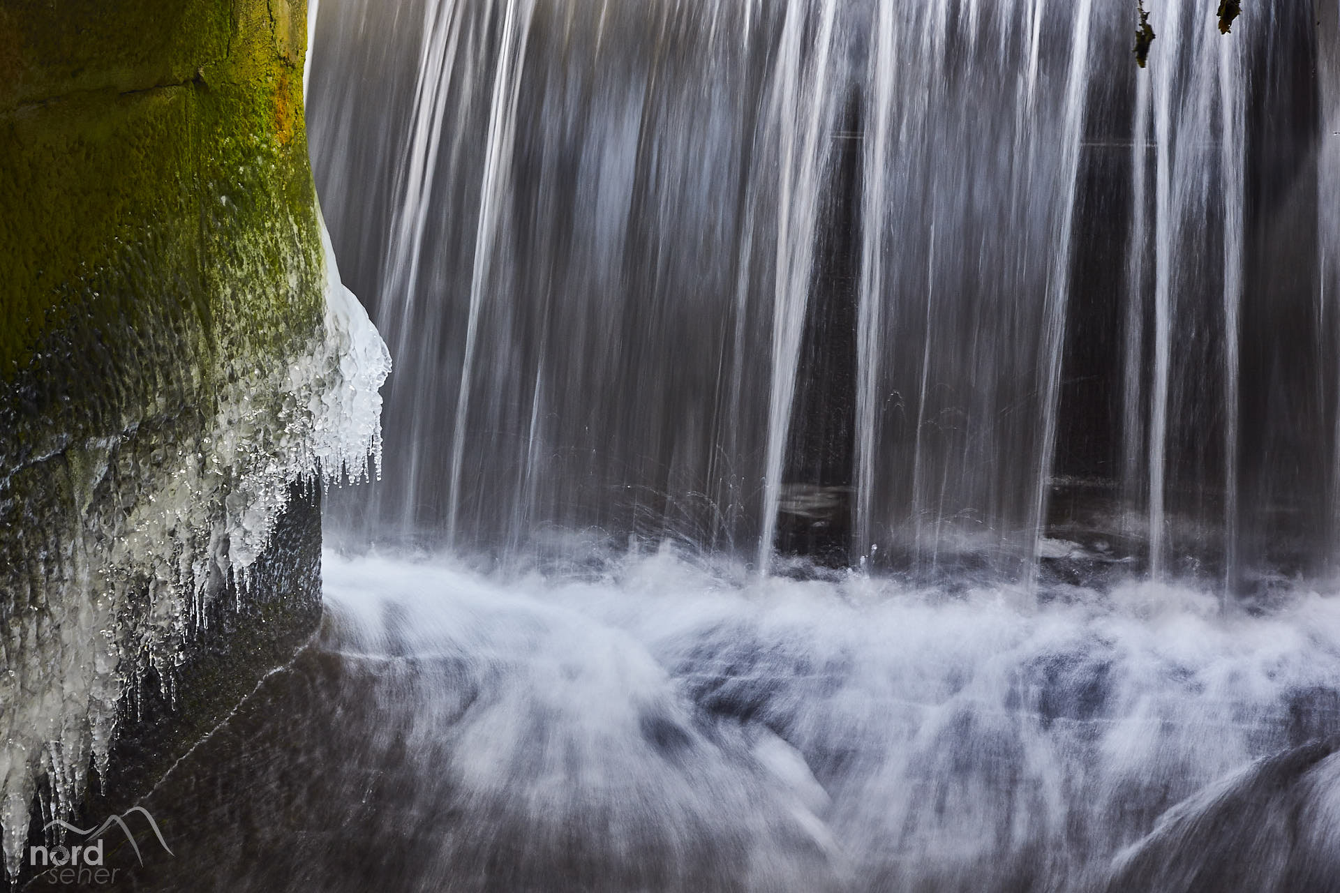 Sony SLT-A77 sample photo. Flow photography