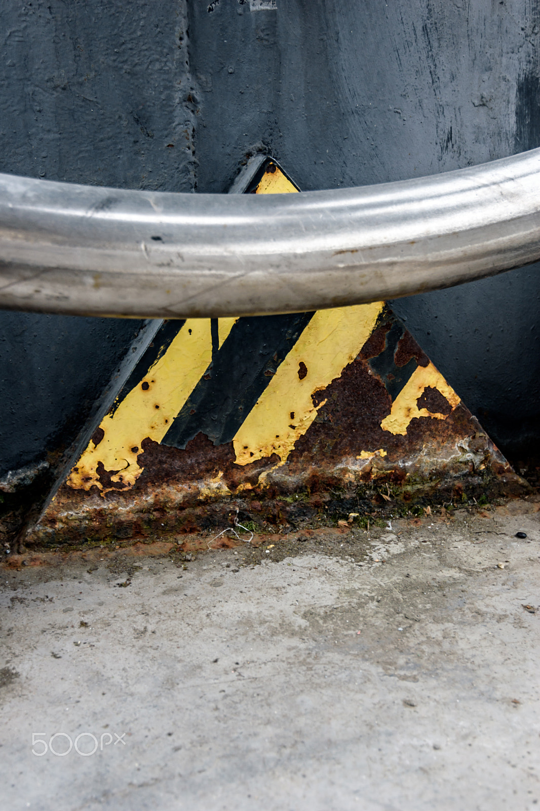 Tokina AT-X Pro 12-24mm F4 (IF) DX sample photo. Rusty sign photography