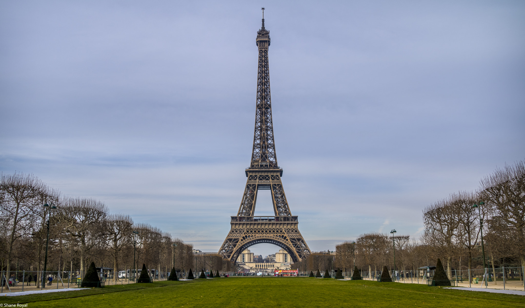 Canon EOS 760D (EOS Rebel T6s / EOS 8000D) + Canon TS-E 90mm F2.8 Tilt-Shift sample photo. Eiffel in january photography