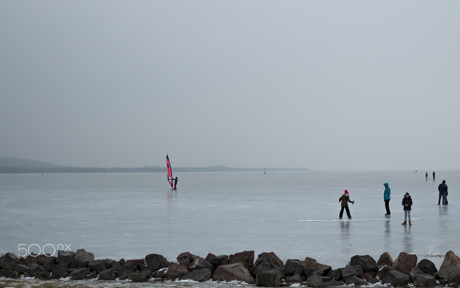 Canon EOS 1300D (EOS Rebel T6 / EOS Kiss X80) + Canon EF 50mm F1.8 II sample photo. Ice windsurfing photography