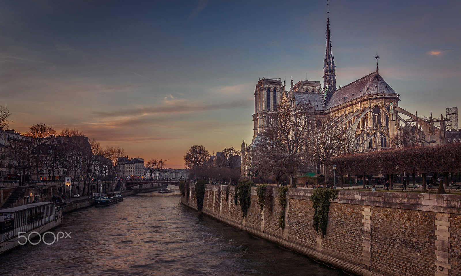 Canon EOS 100D (EOS Rebel SL1 / EOS Kiss X7) sample photo. Notre dame from pont de l'archeveche photography
