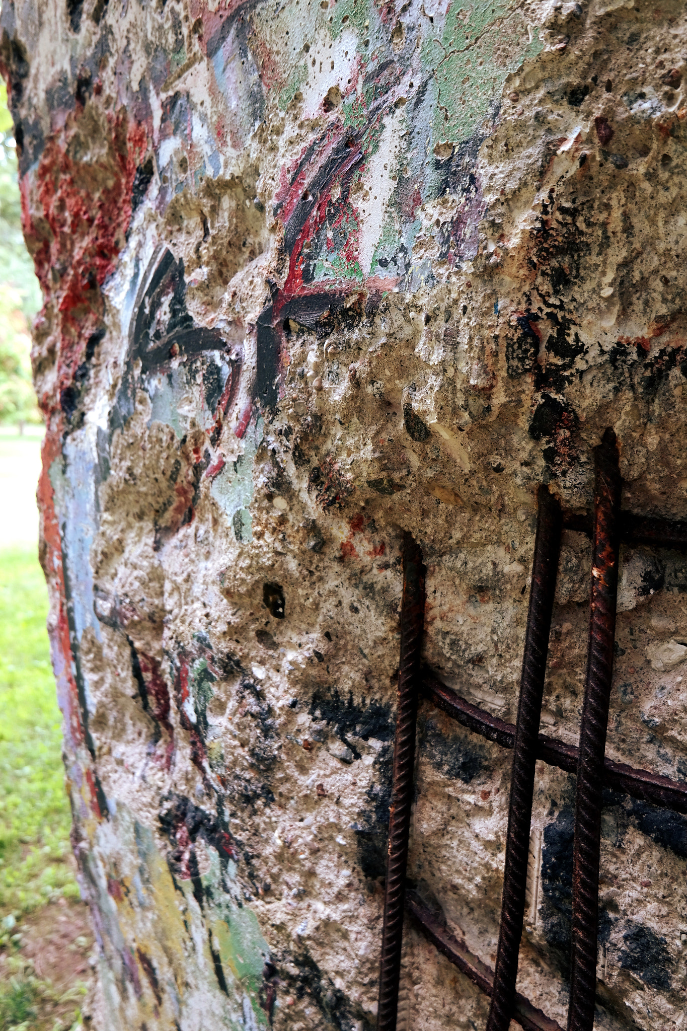 Samsung NX300M sample photo. The wall photography