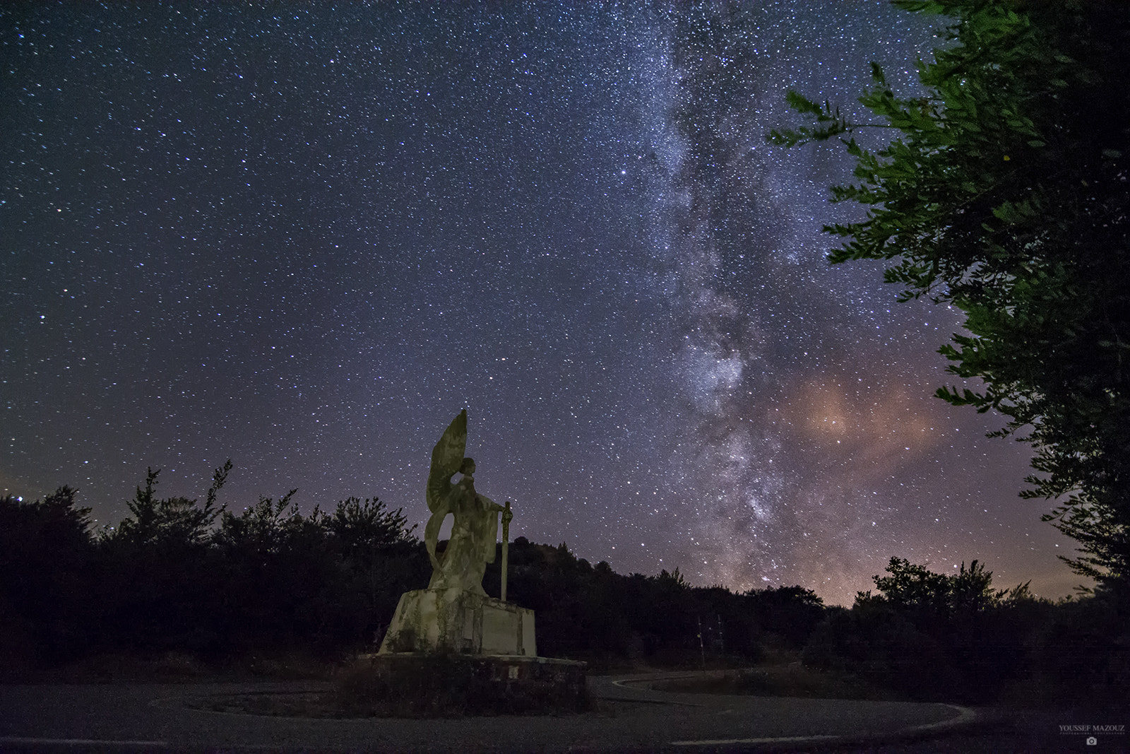 Tokina AT-X Pro 11-16mm F2.8 DX sample photo. Into the atmosphere. photography