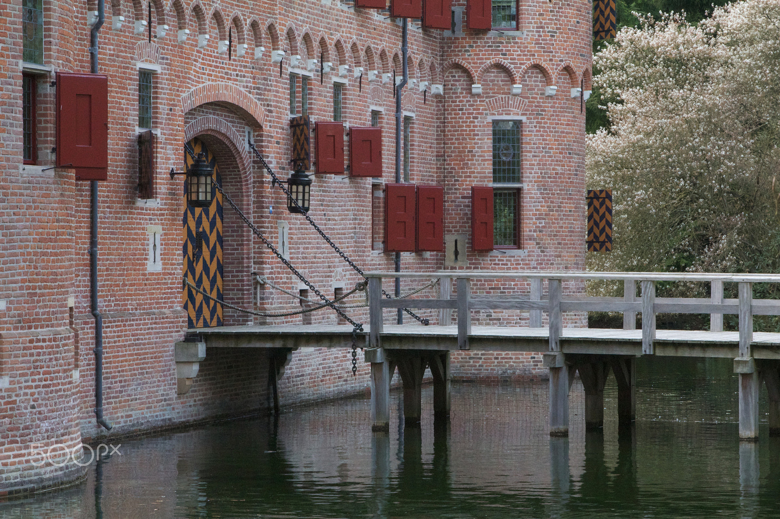 Canon EOS 60D + Canon EF 24-70mm F2.8L USM sample photo. The small castle at palace 't loo in apeldoorn photography