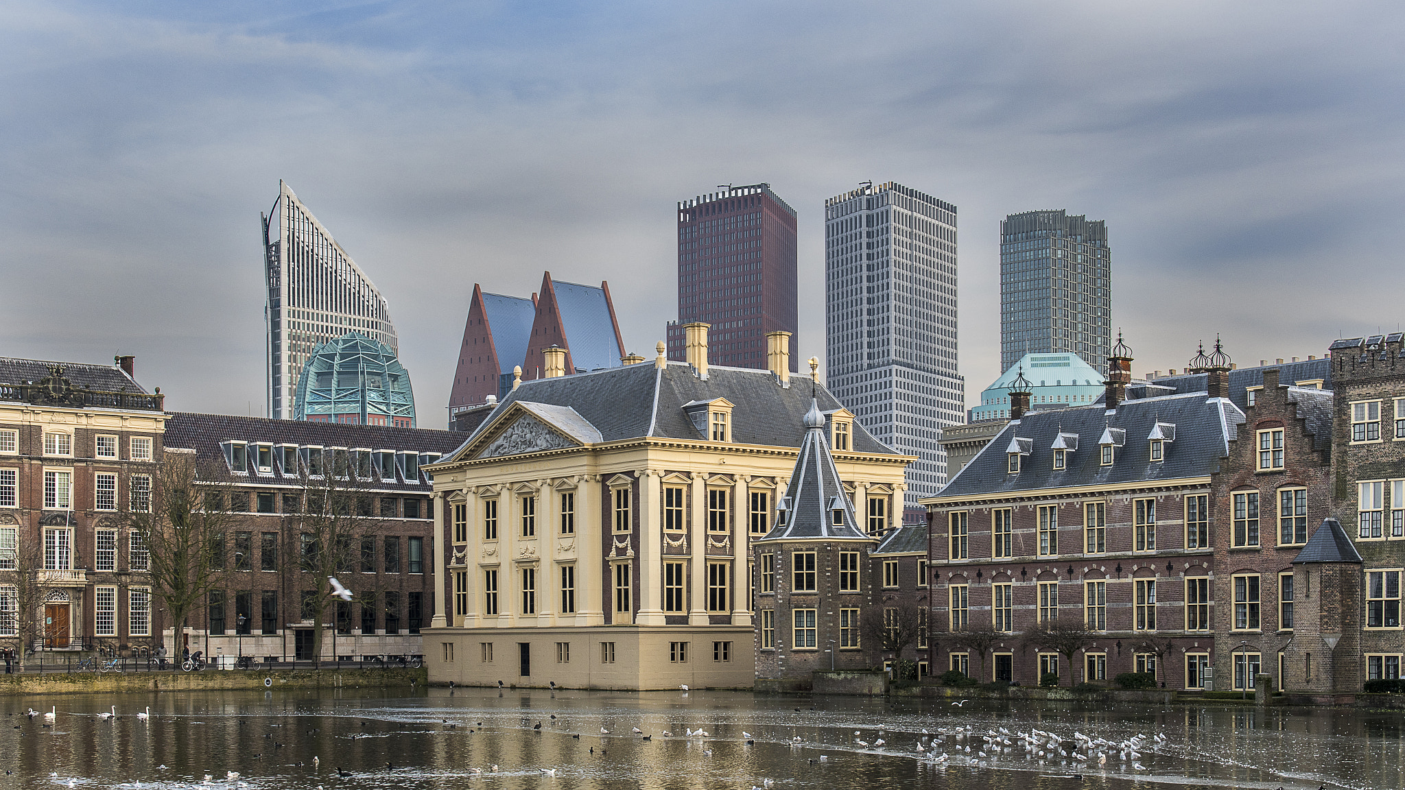 Nikon AF-S Nikkor 24-70mm F2.8G ED sample photo. Skyline the hague photography