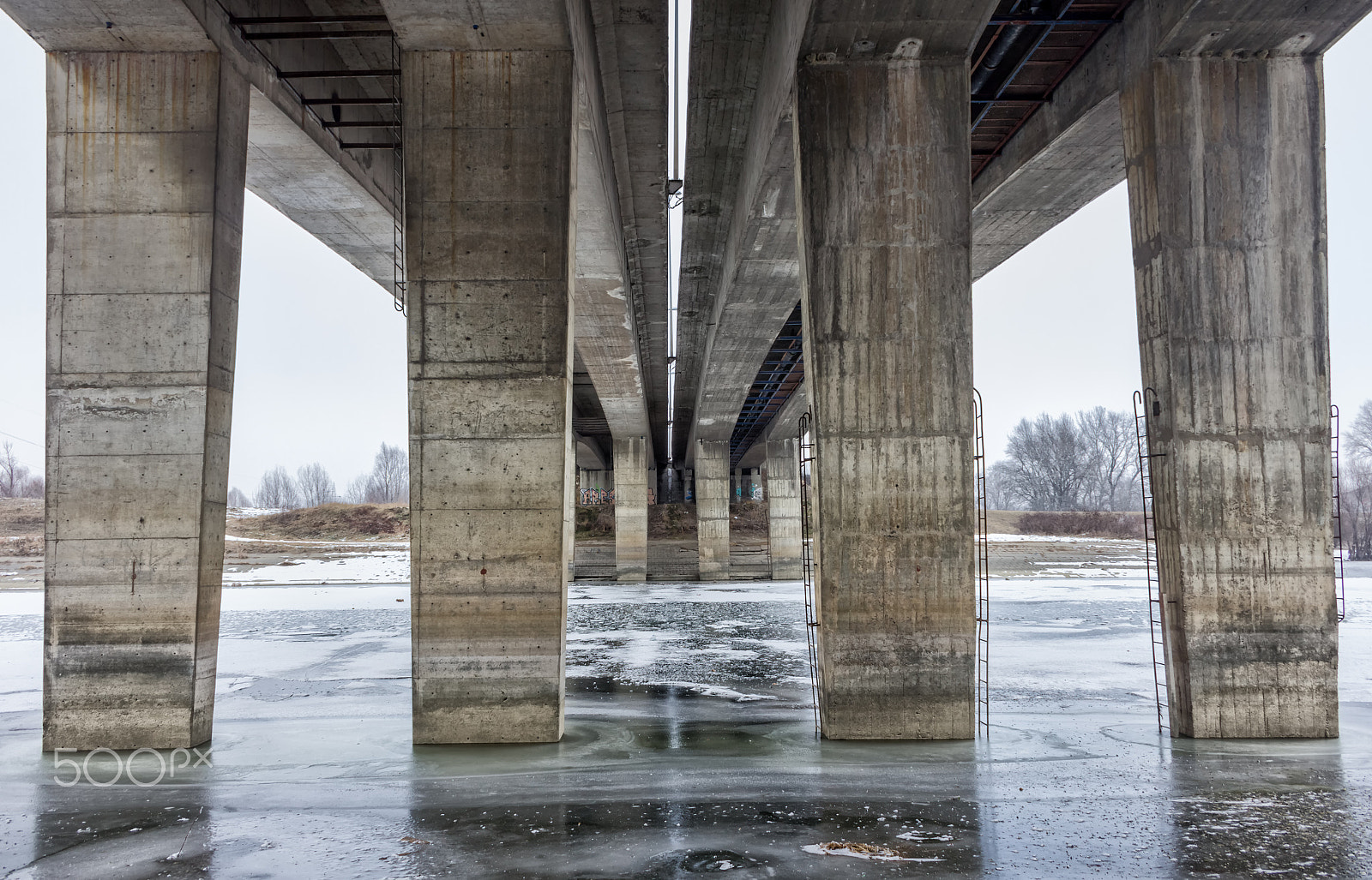Canon EF-S 18-55mm F3.5-5.6 II sample photo. Under the bridge photography