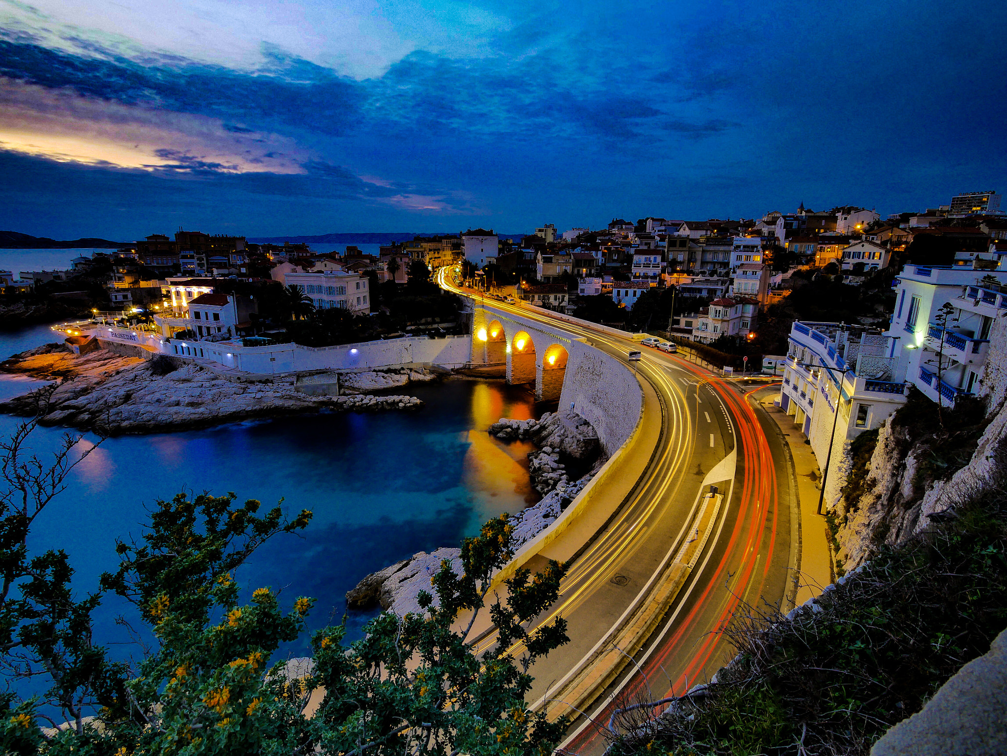 Panasonic Lumix DMC-GX85 (Lumix DMC-GX80 / Lumix DMC-GX7 Mark II) sample photo. Marseille (pont de la fausse monnaie) photography