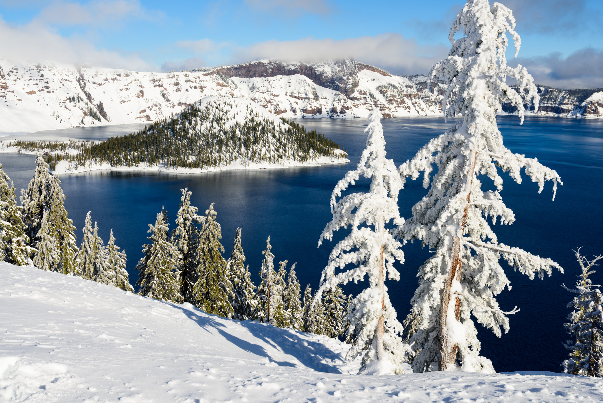 Nikon D810 + Sigma 24-105mm F4 DG OS HSM Art sample photo. Just me and crater lake photography