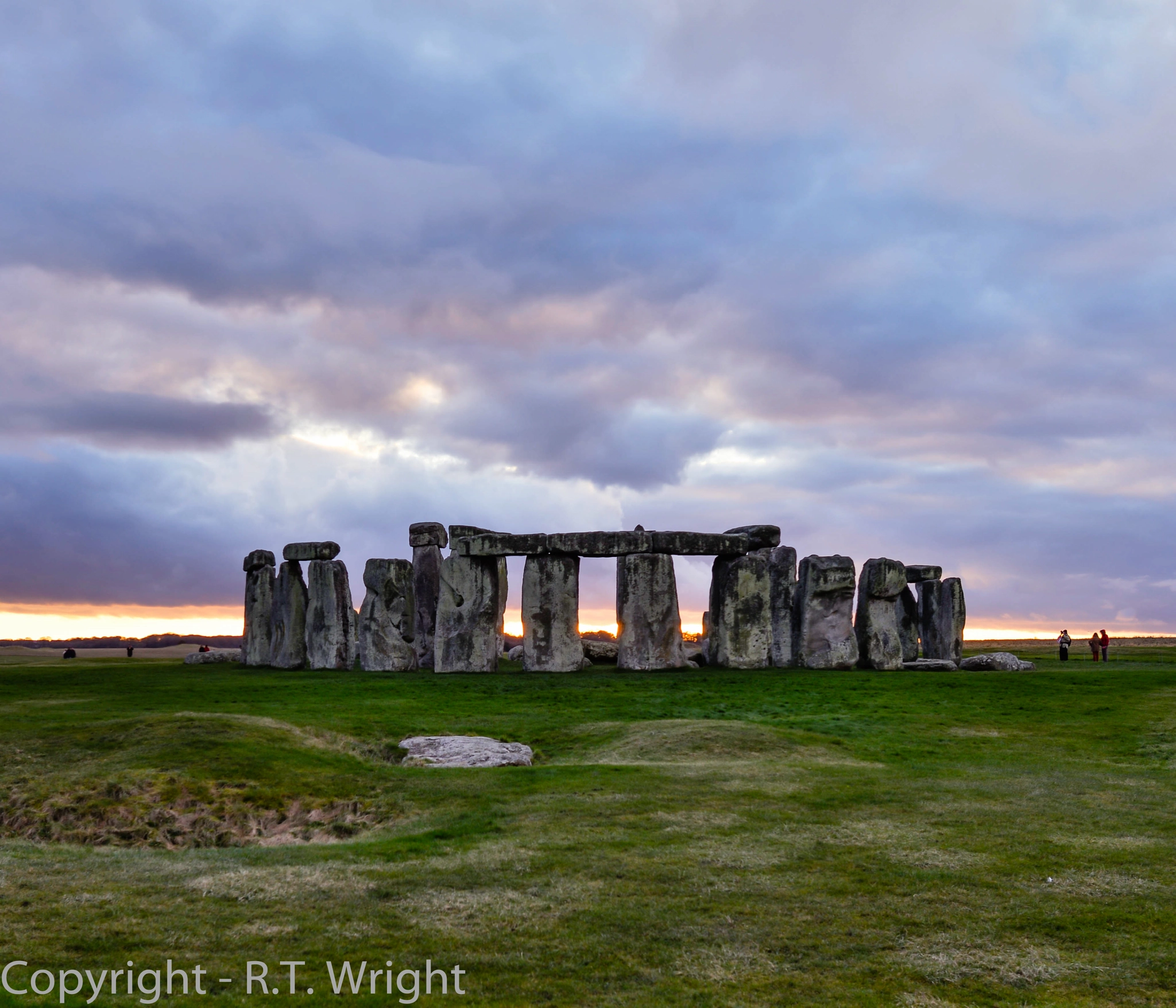 Nikon D800E + Nikon AF-S Nikkor 24mm F1.4G ED sample photo. Stonehenge at dusk photography