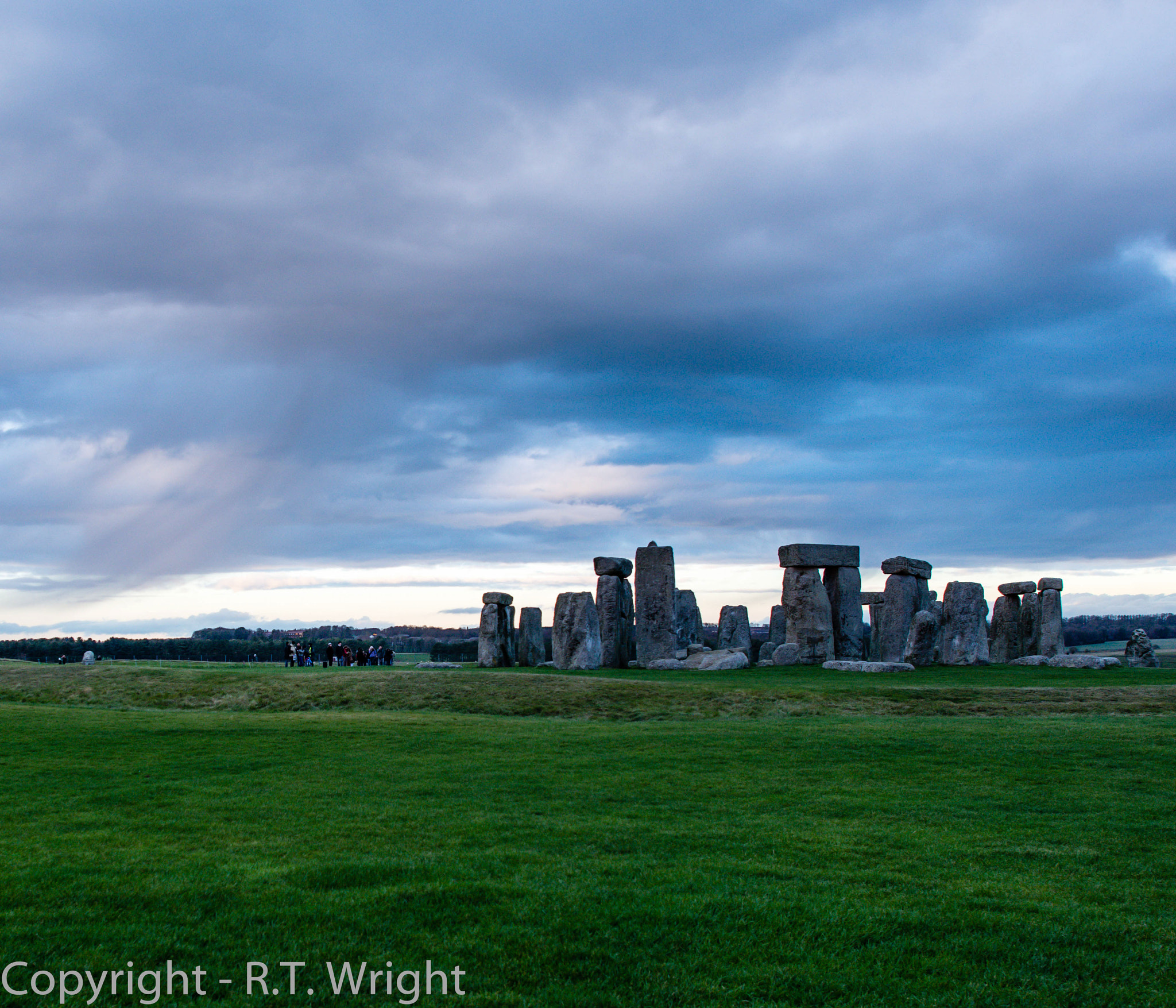 Nikon D800E + Nikon AF-S Nikkor 24mm F1.4G ED sample photo. Stonehenge at dusk photography