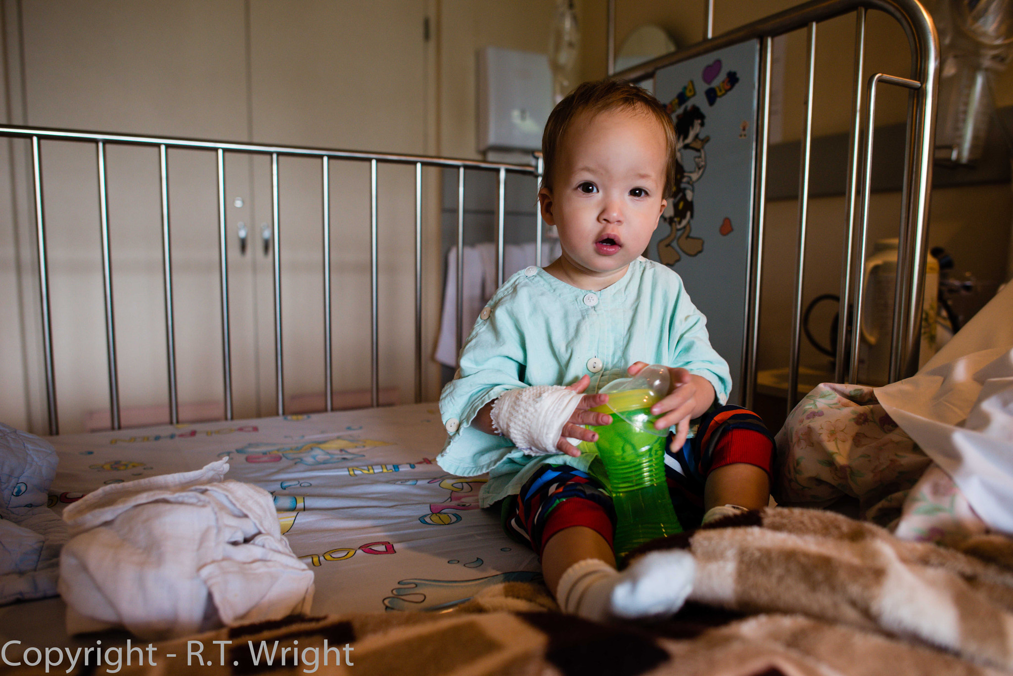 Nikon D800 + Nikon AF-S Nikkor 24mm F1.4G ED sample photo. Hospital visit photography