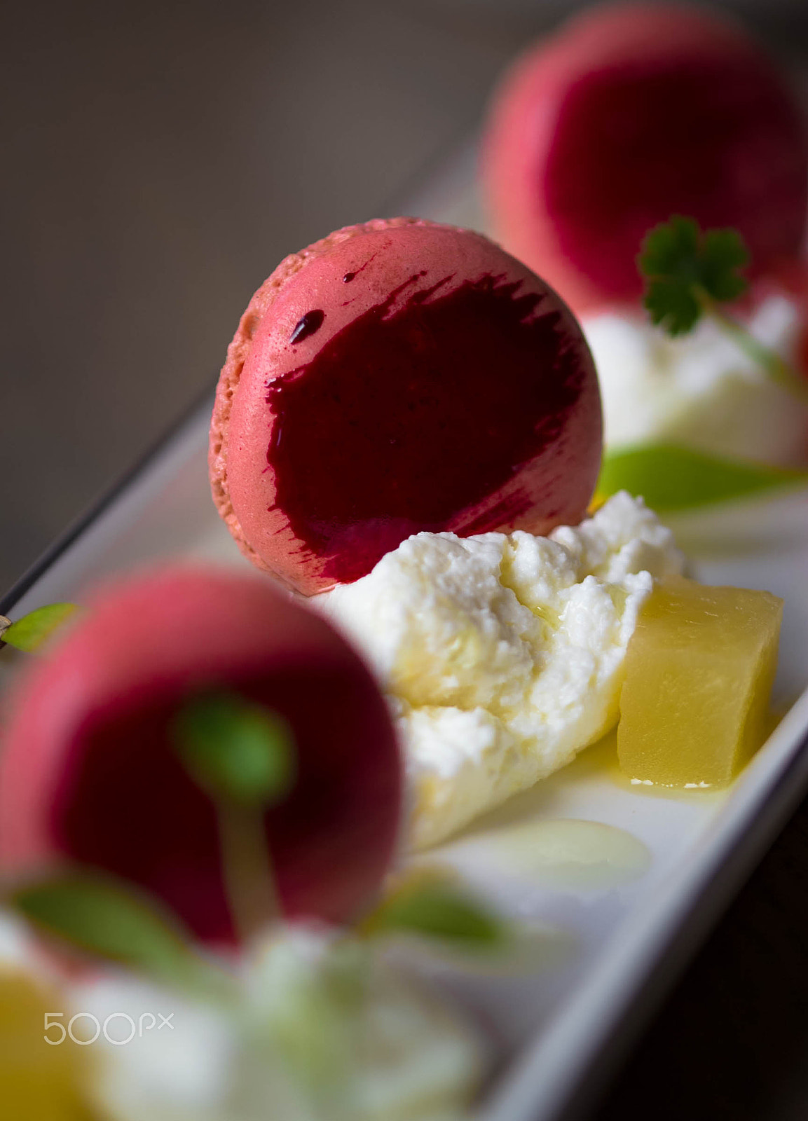 Canon EOS 60D + Sigma 105mm F2.8 EX DG OS HSM sample photo. Beetroot macaroon photography
