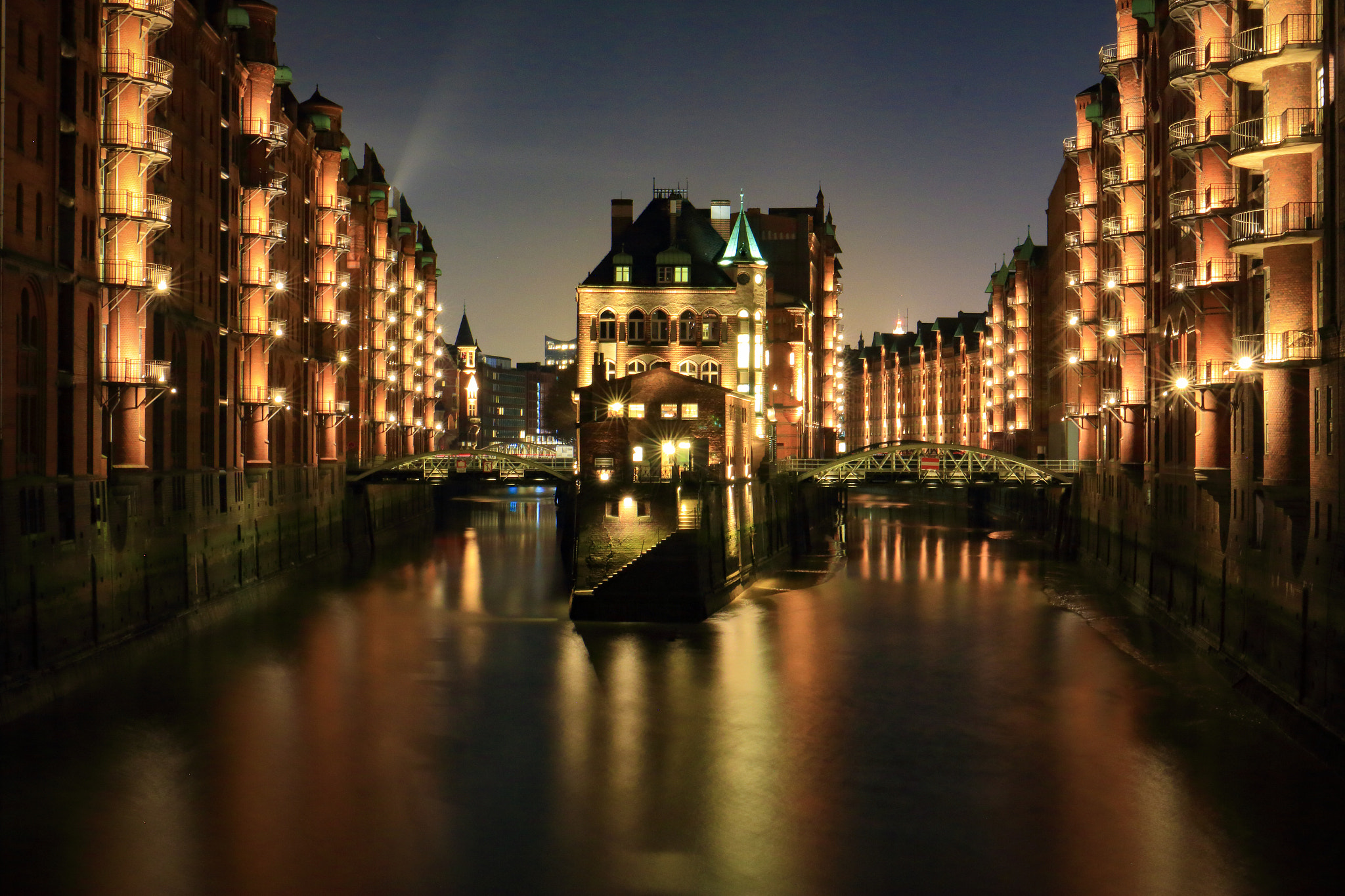 Canon EF 24-70mm F4L IS USM sample photo. Hamburg speicherstadt photography