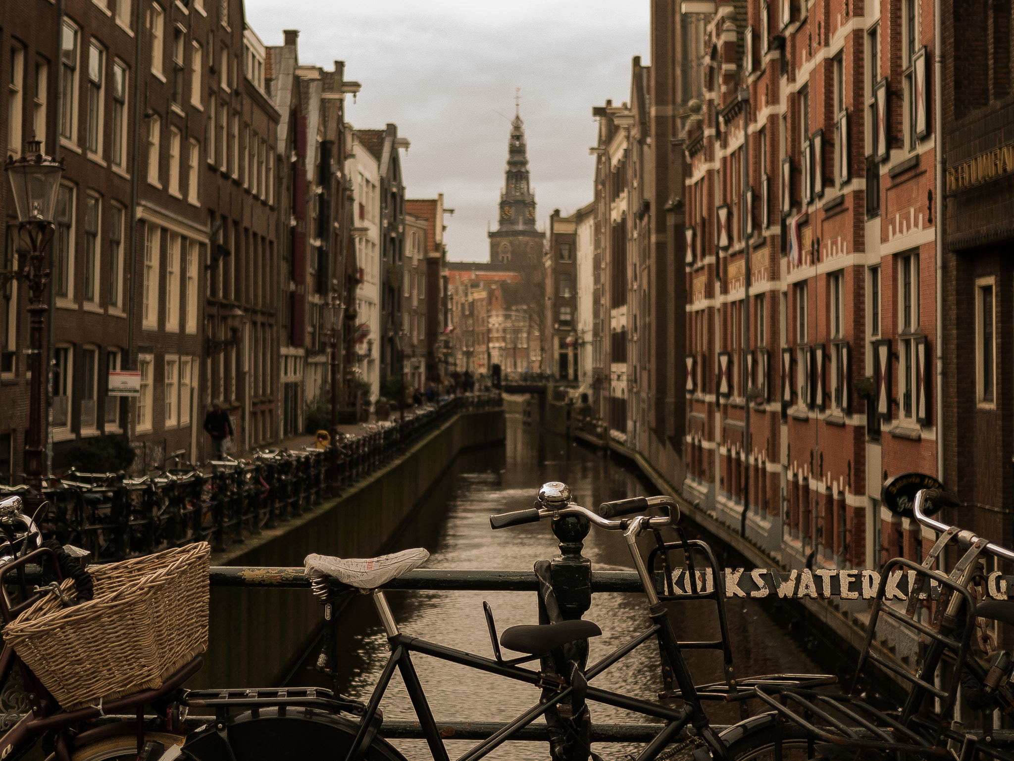 Panasonic Lumix DMC-GX85 (Lumix DMC-GX80 / Lumix DMC-GX7 Mark II) + LUMIX G 20/F1.7 II sample photo. Classic amsterdam view photography
